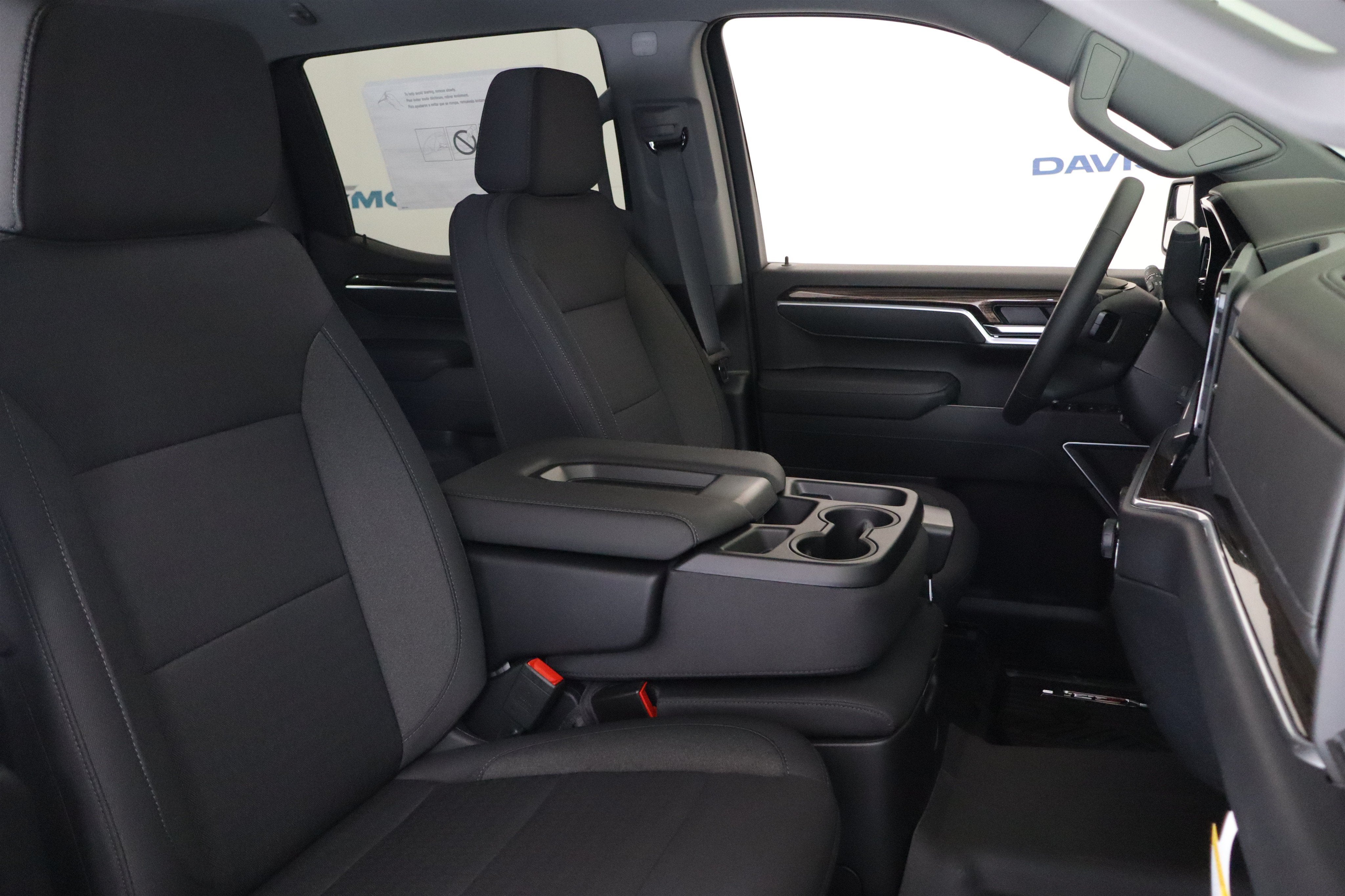 2026 Chevrolet Silverado 1500 LT Crew Cab 4WD