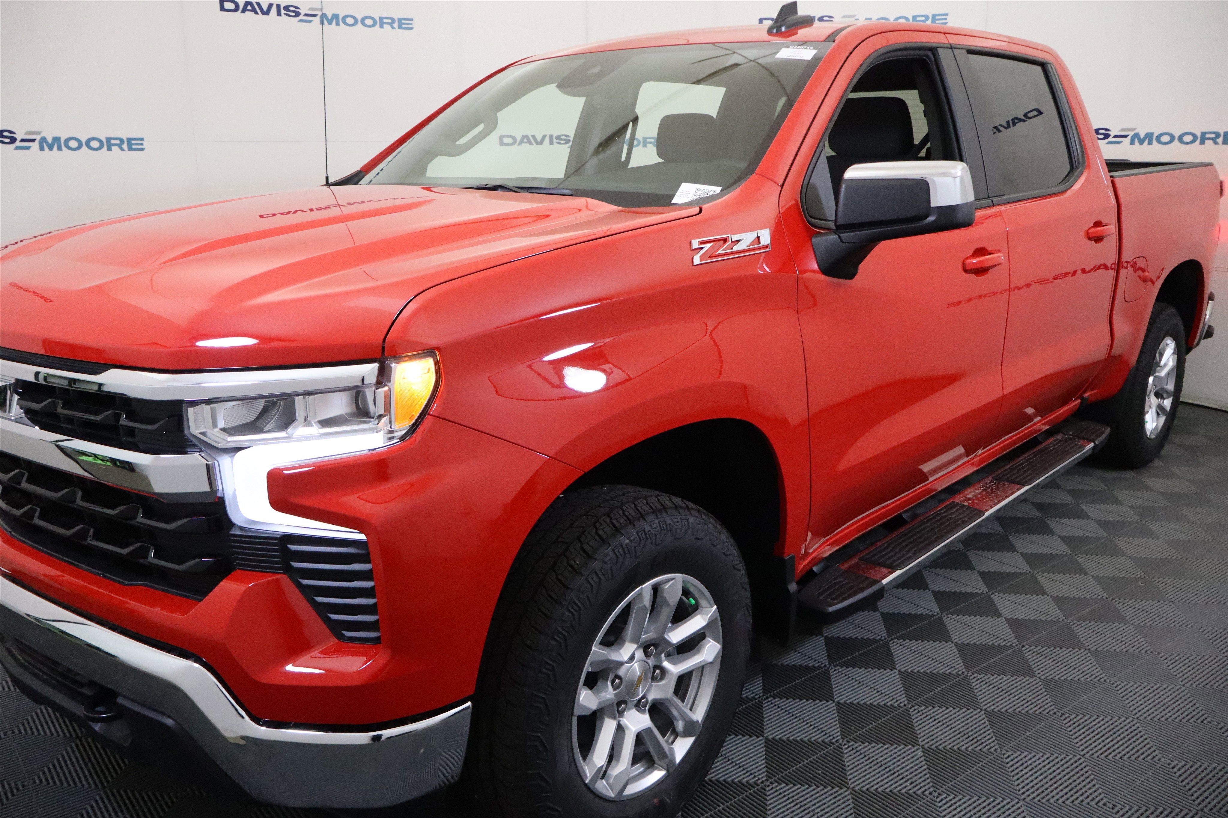 2026 Chevrolet Silverado 1500 LT Crew Cab 4WD