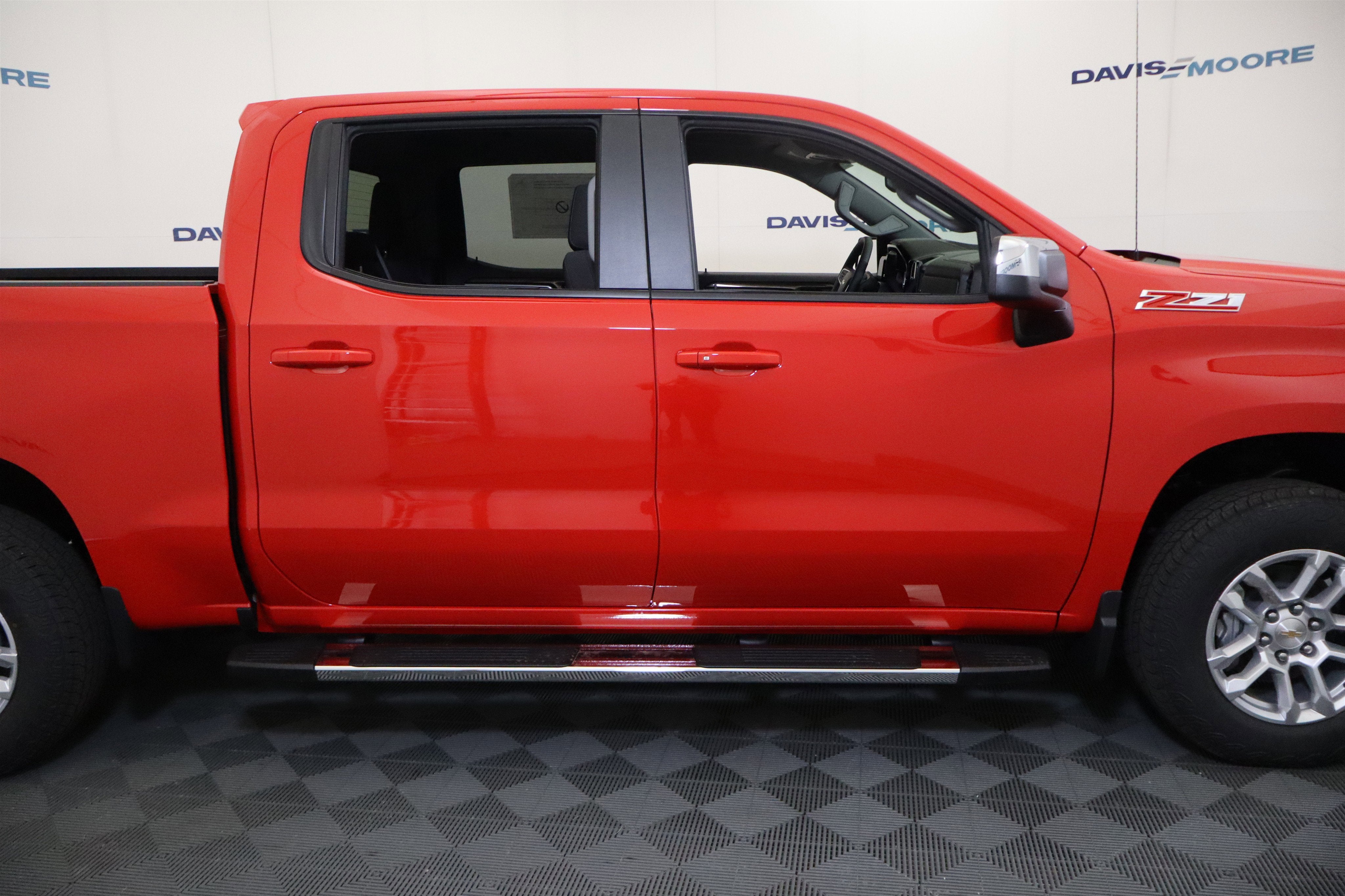 2026 Chevrolet Silverado 1500 LT Crew Cab 4WD