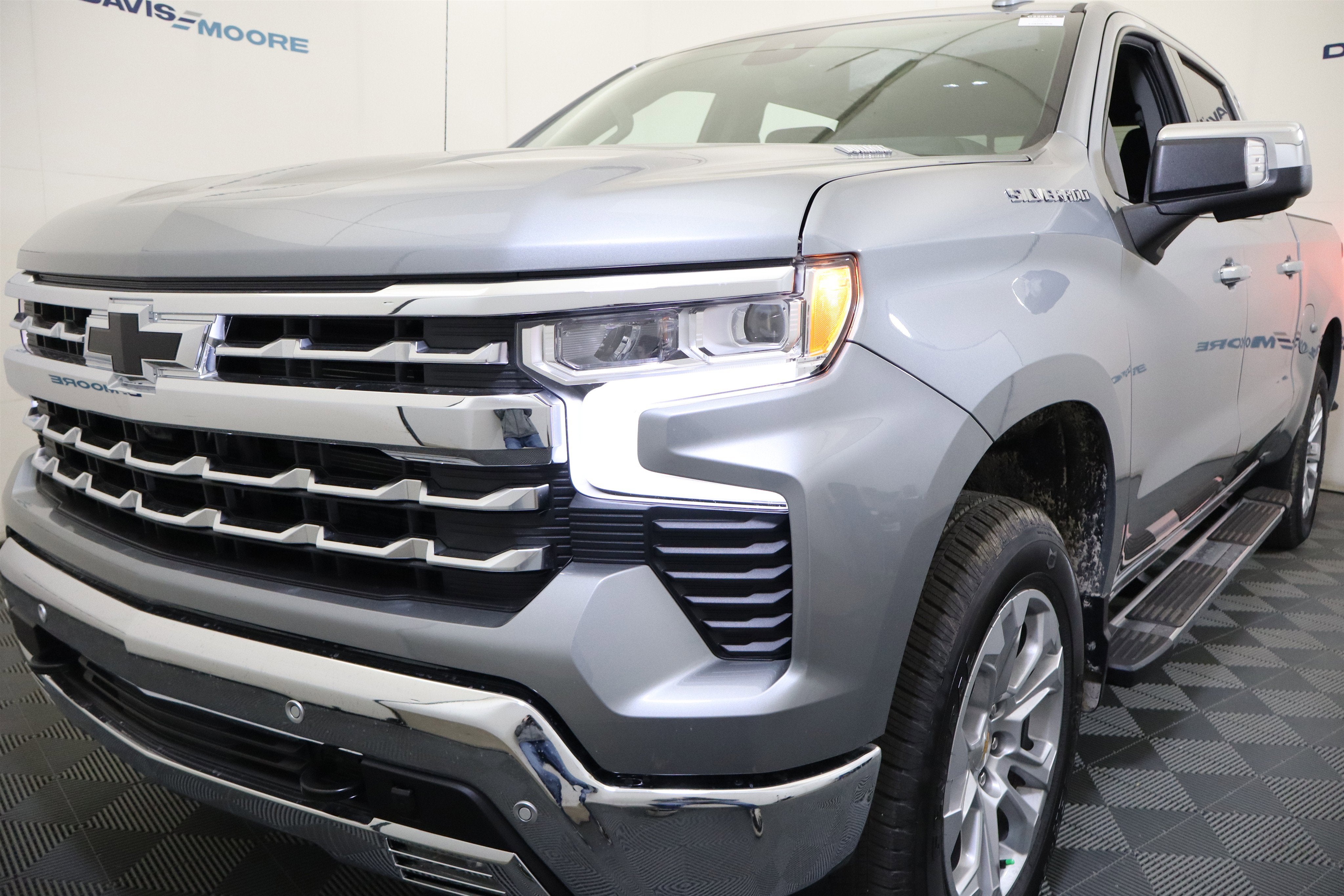 2026 Chevrolet Silverado 1500 LTZ Crew Cab 4WD