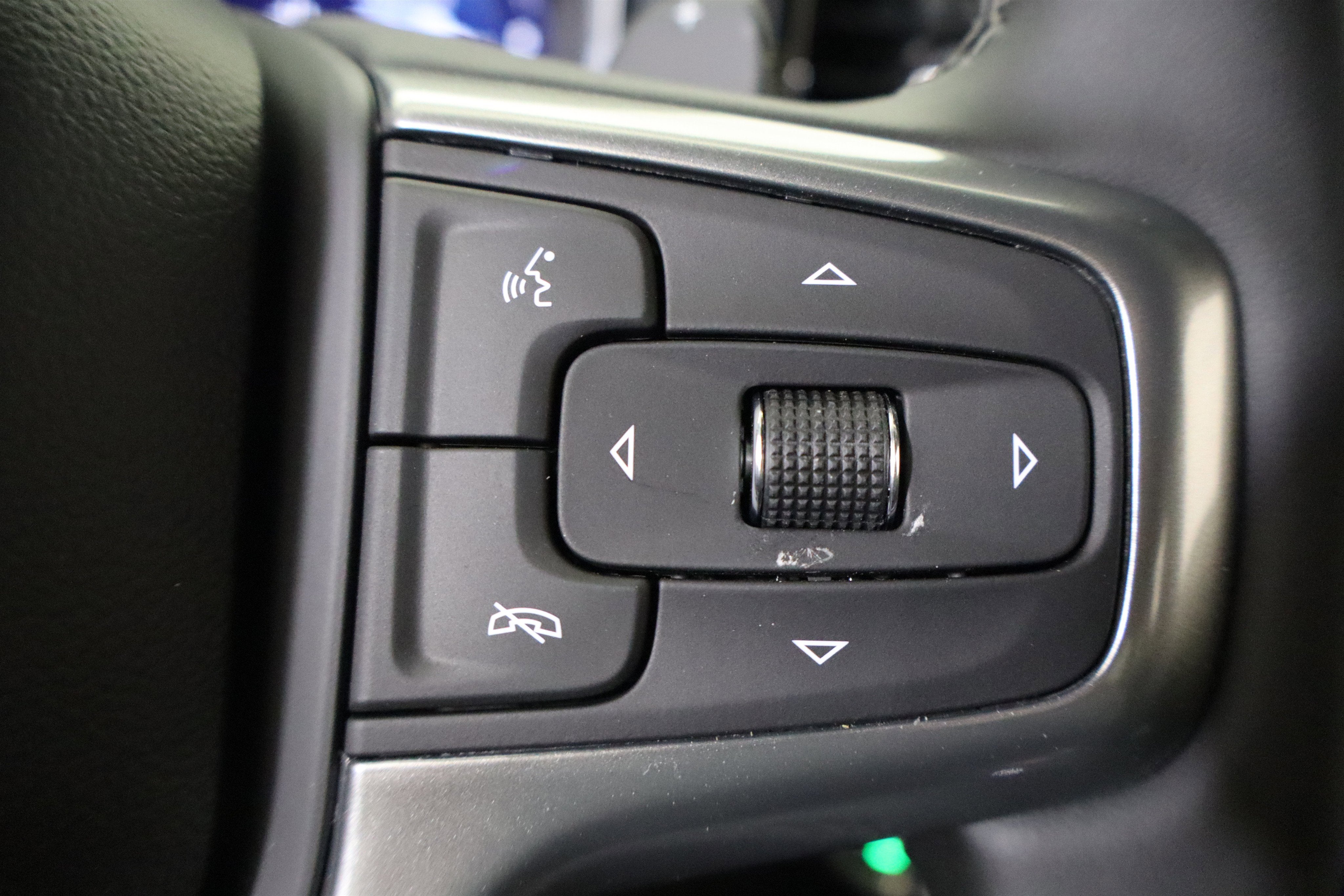 2026 Chevrolet Silverado 1500 LTZ Crew Cab 4WD