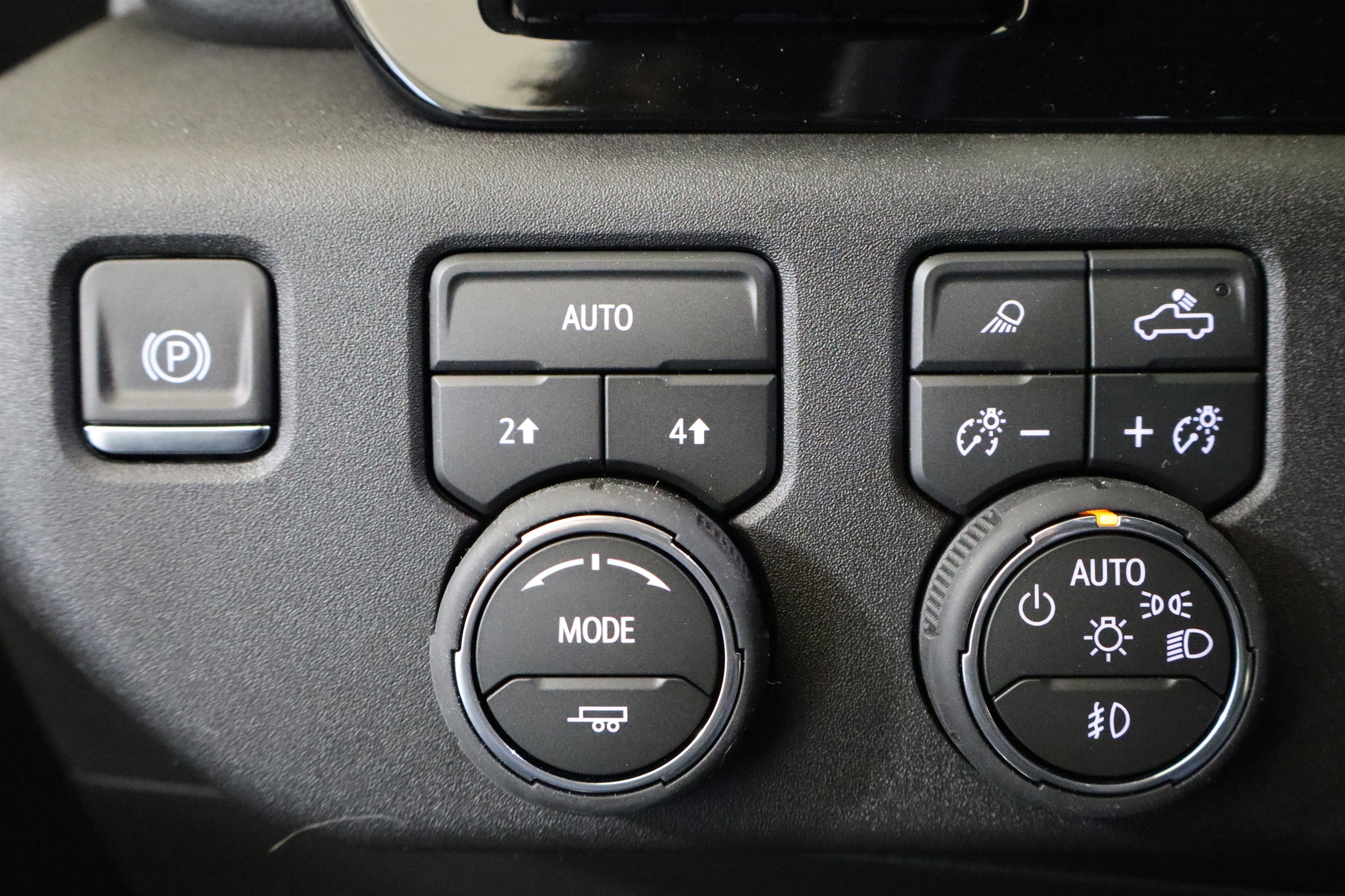 2026 Chevrolet Silverado 1500 LTZ Crew Cab 4WD