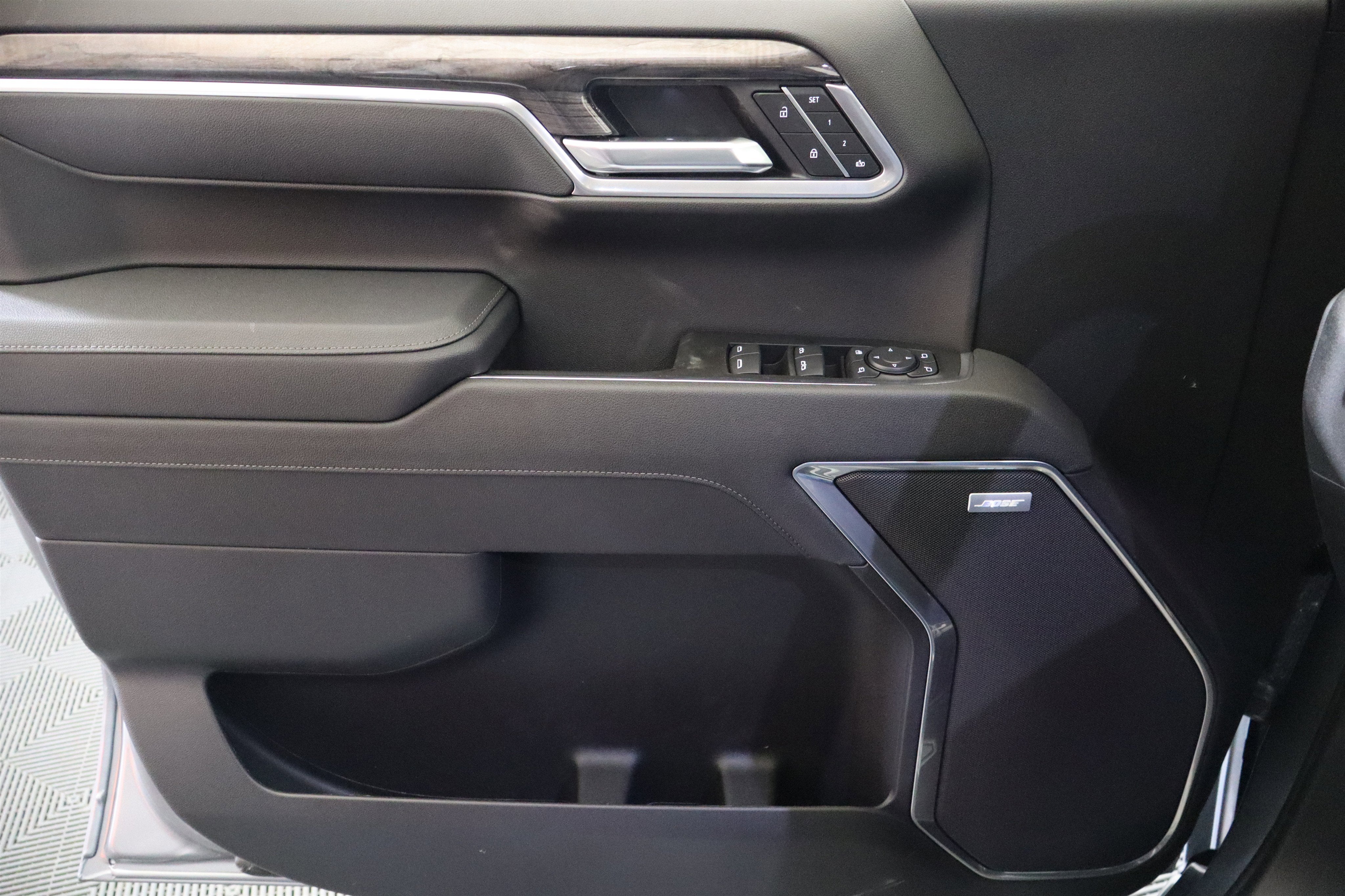 2026 Chevrolet Silverado 1500 LTZ Crew Cab 4WD