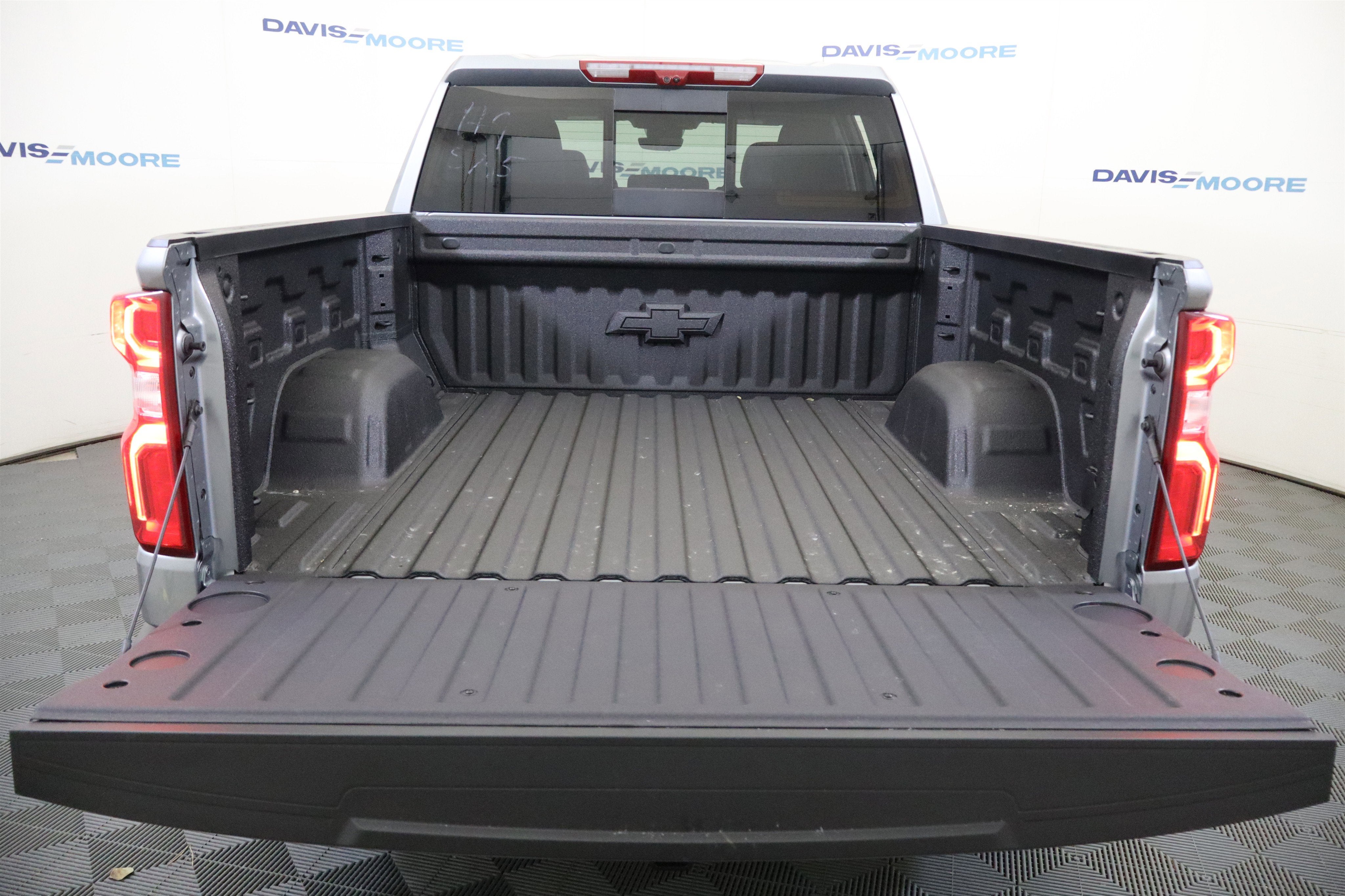 2026 Chevrolet Silverado 1500 LTZ Crew Cab 4WD