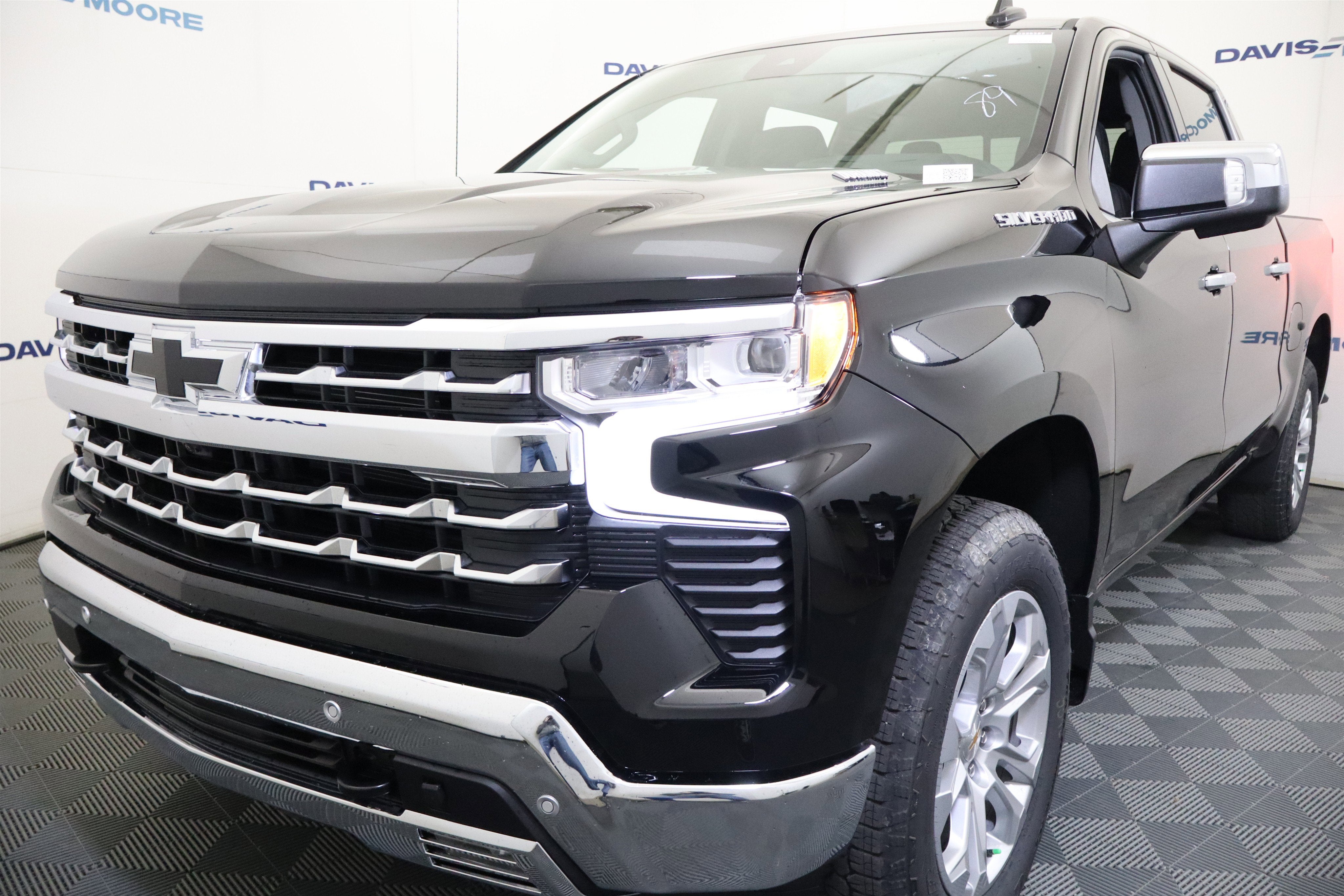 2026 Chevrolet Silverado 1500 LTZ Crew Cab 4WD