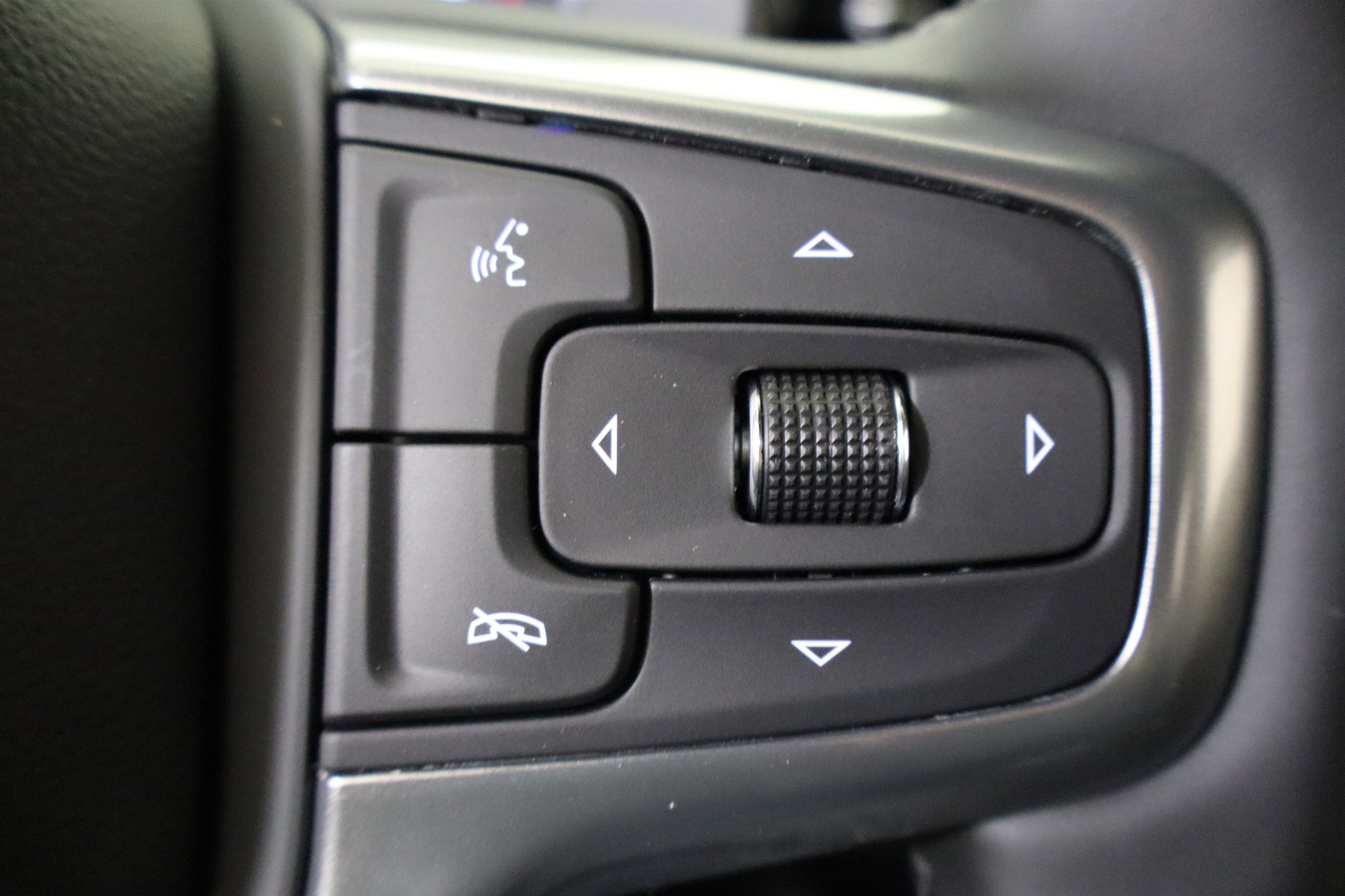 2026 Chevrolet Silverado 1500 LTZ Crew Cab 4WD