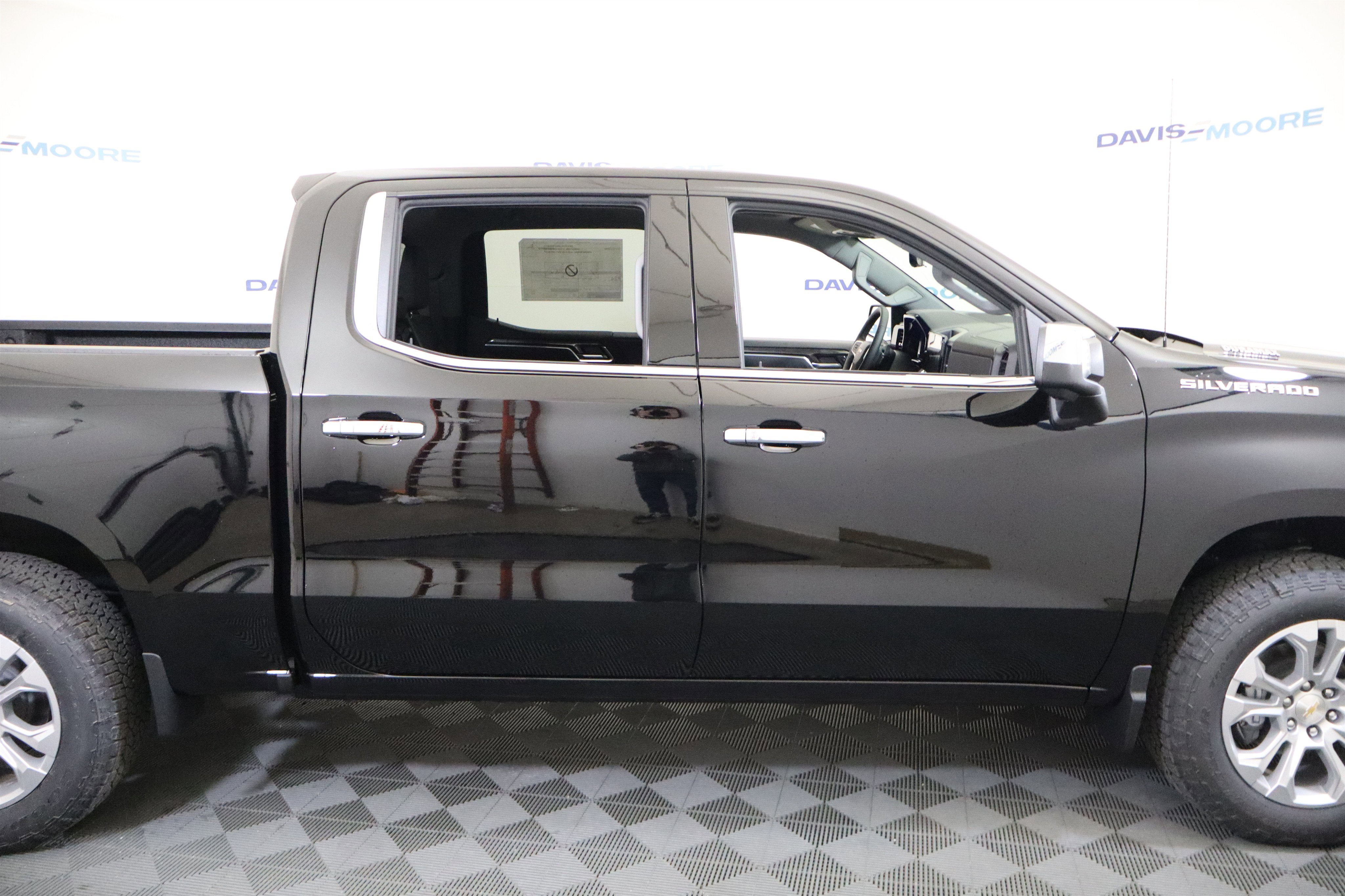 2026 Chevrolet Silverado 1500 LTZ Crew Cab 4WD