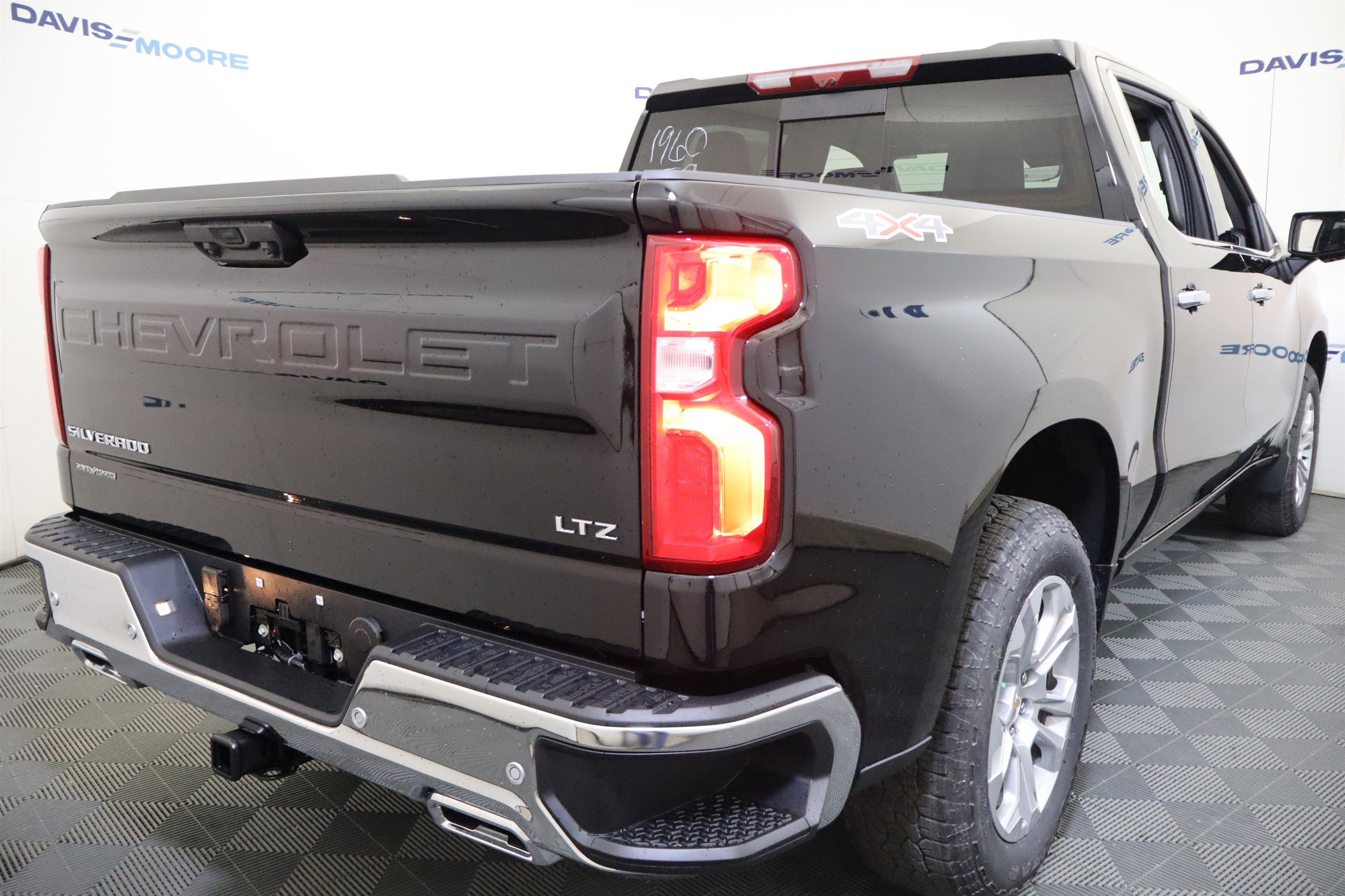 2026 Chevrolet Silverado 1500 LTZ Crew Cab 4WD