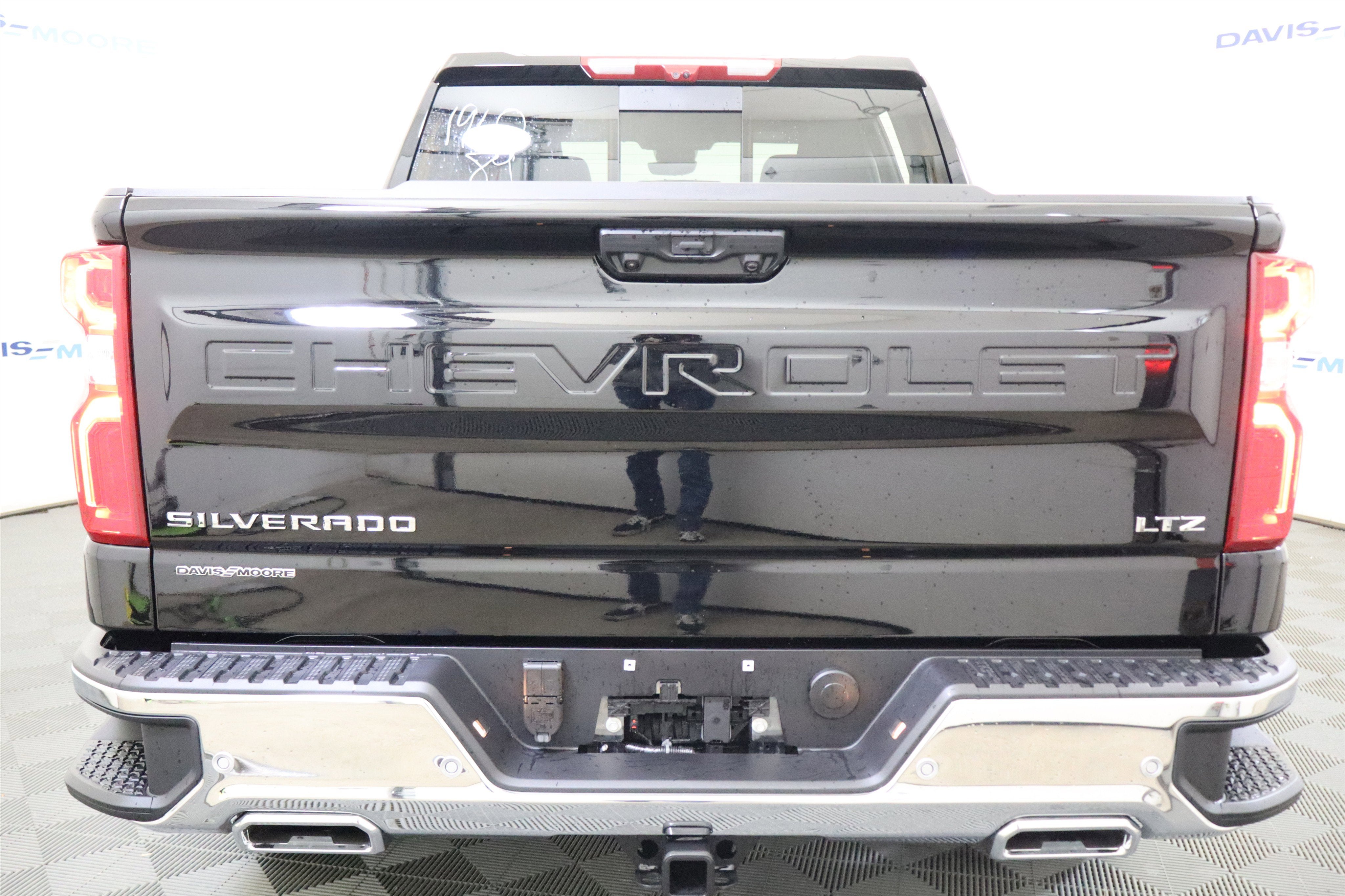 2026 Chevrolet Silverado 1500 LTZ Crew Cab 4WD