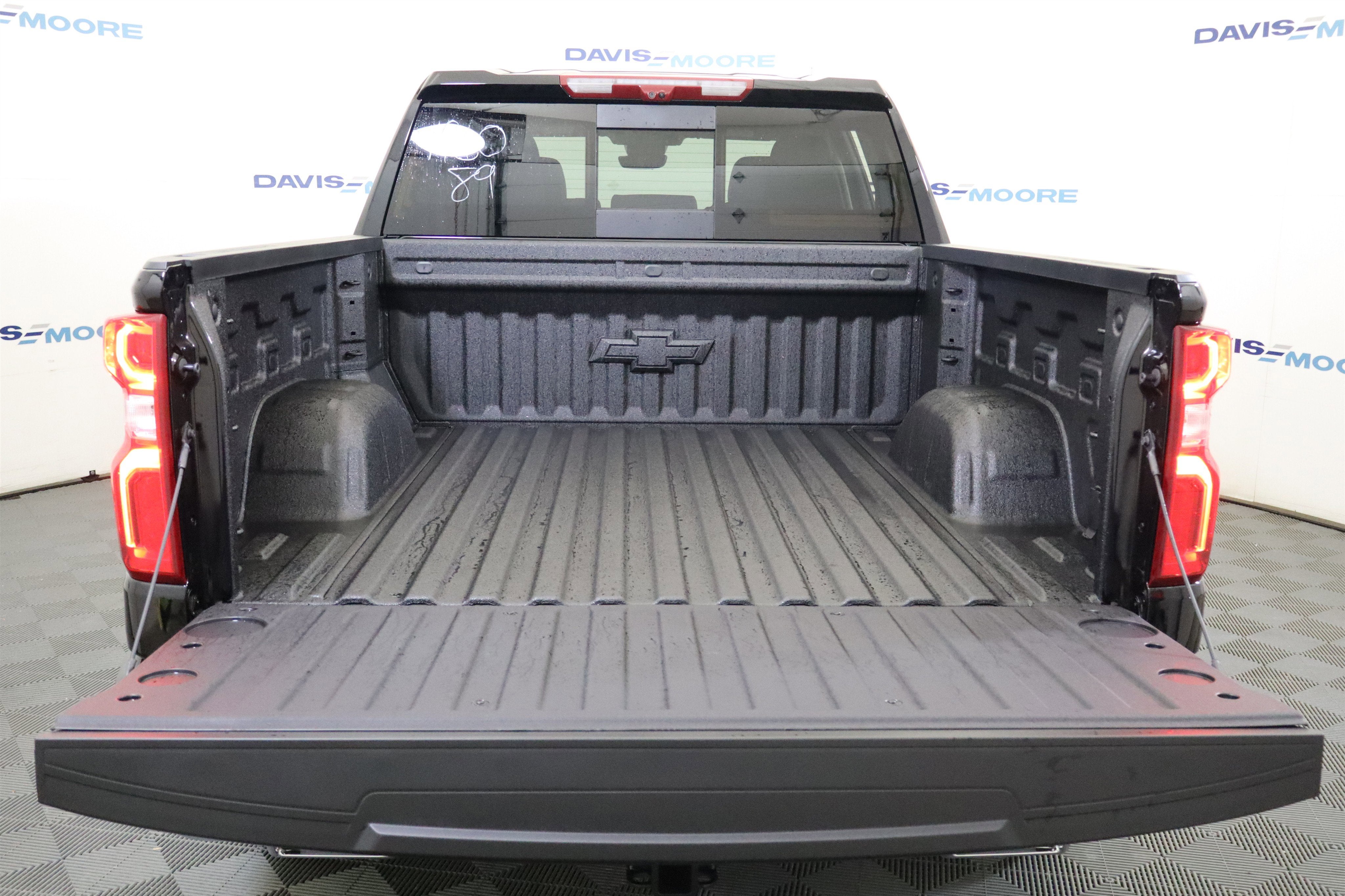 2026 Chevrolet Silverado 1500 LTZ Crew Cab 4WD