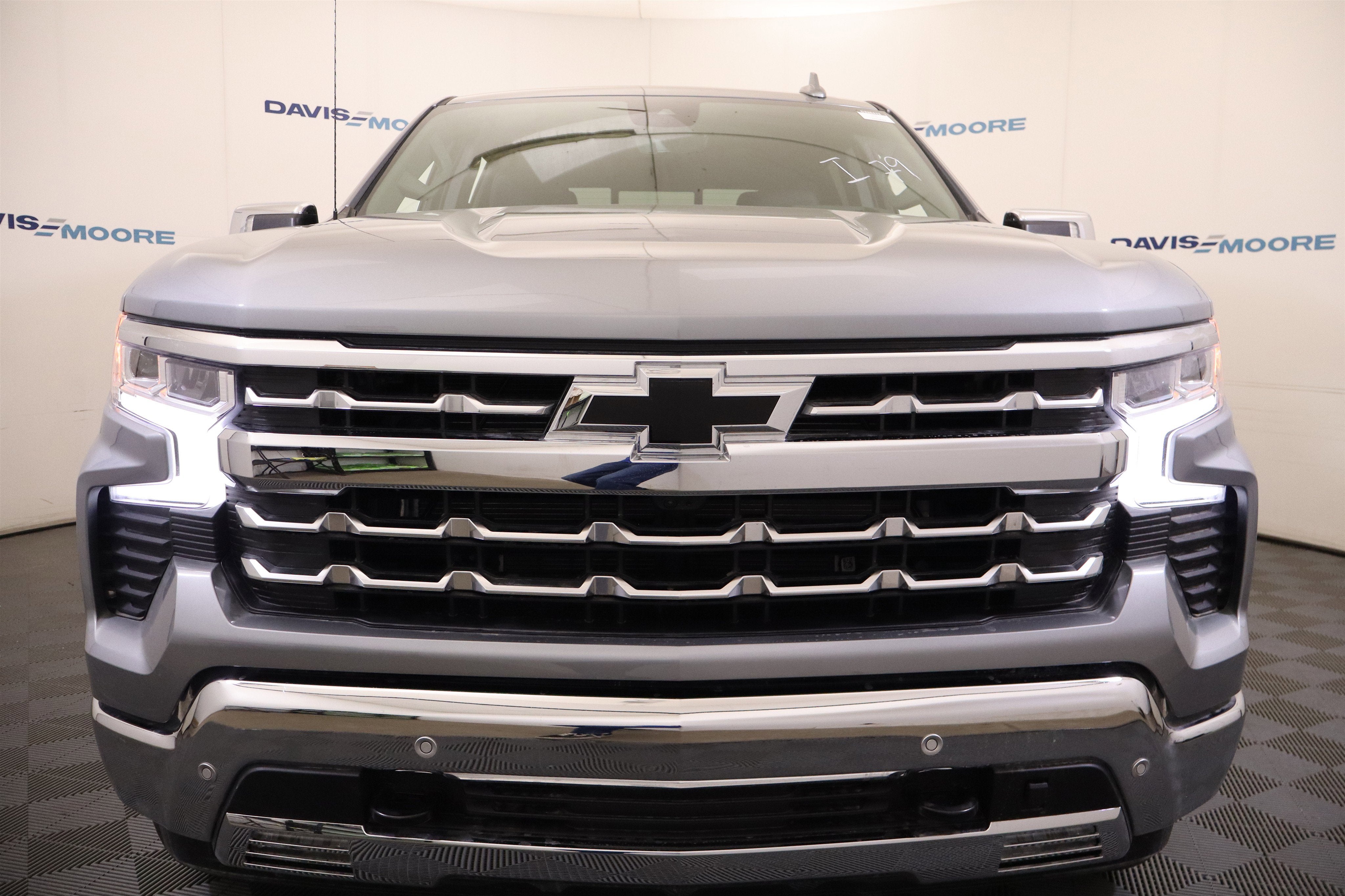 2026 Chevrolet Silverado 1500 LTZ Crew Cab 4WD