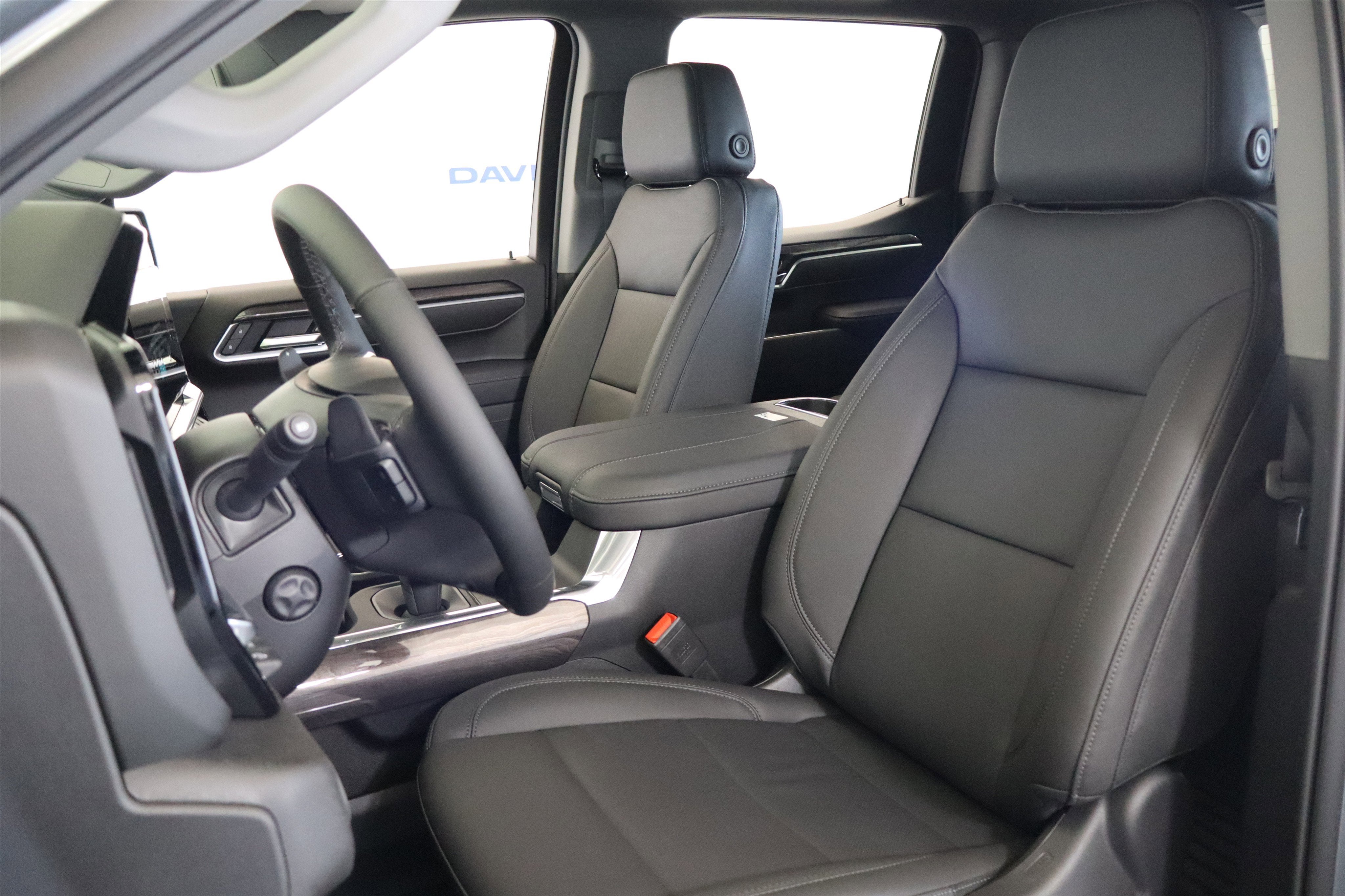 2026 Chevrolet Silverado 1500 LTZ Crew Cab 4WD