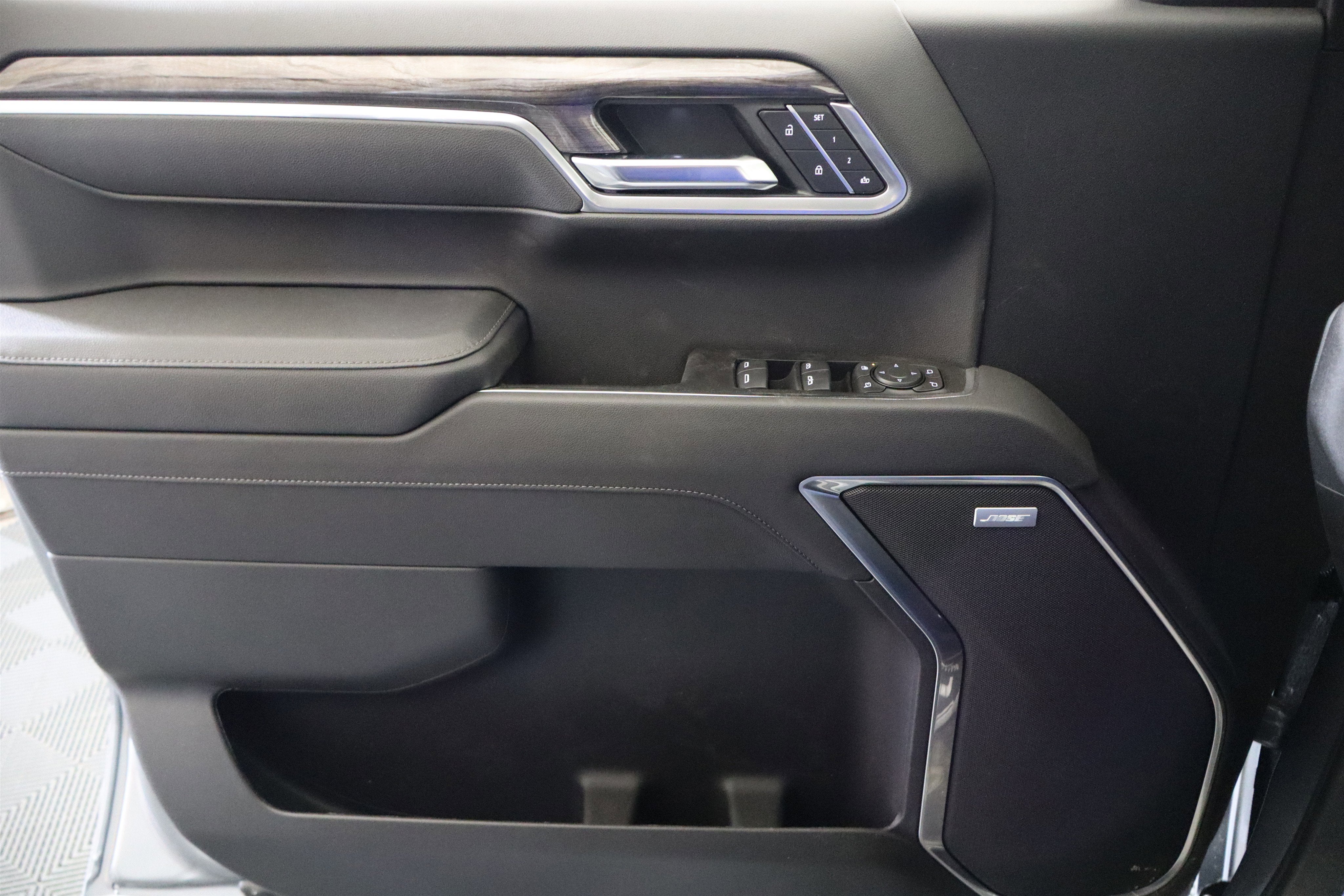 2026 Chevrolet Silverado 1500 LTZ Crew Cab 4WD