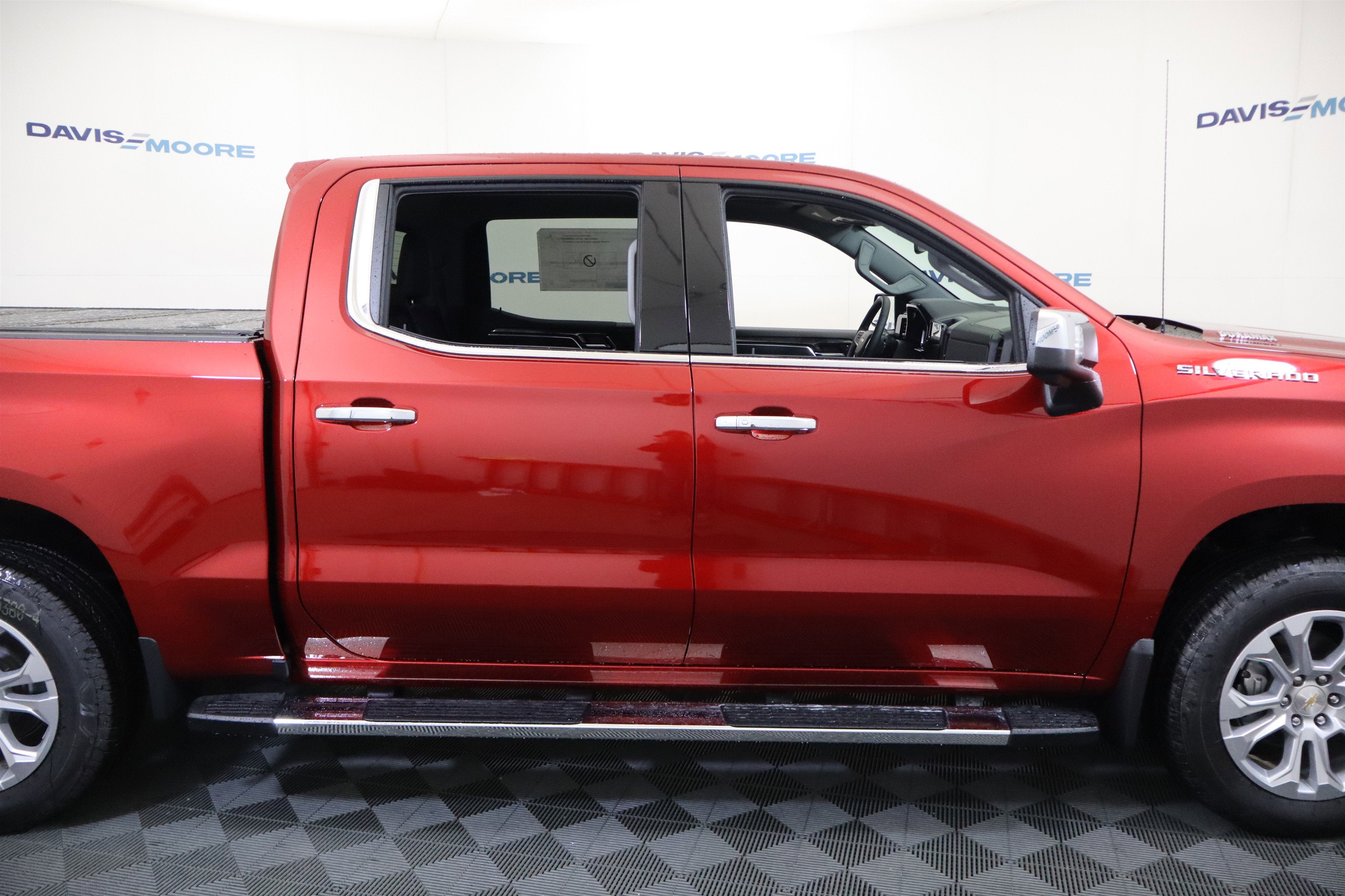 2026 Chevrolet Silverado 1500 LTZ Crew Cab 4WD