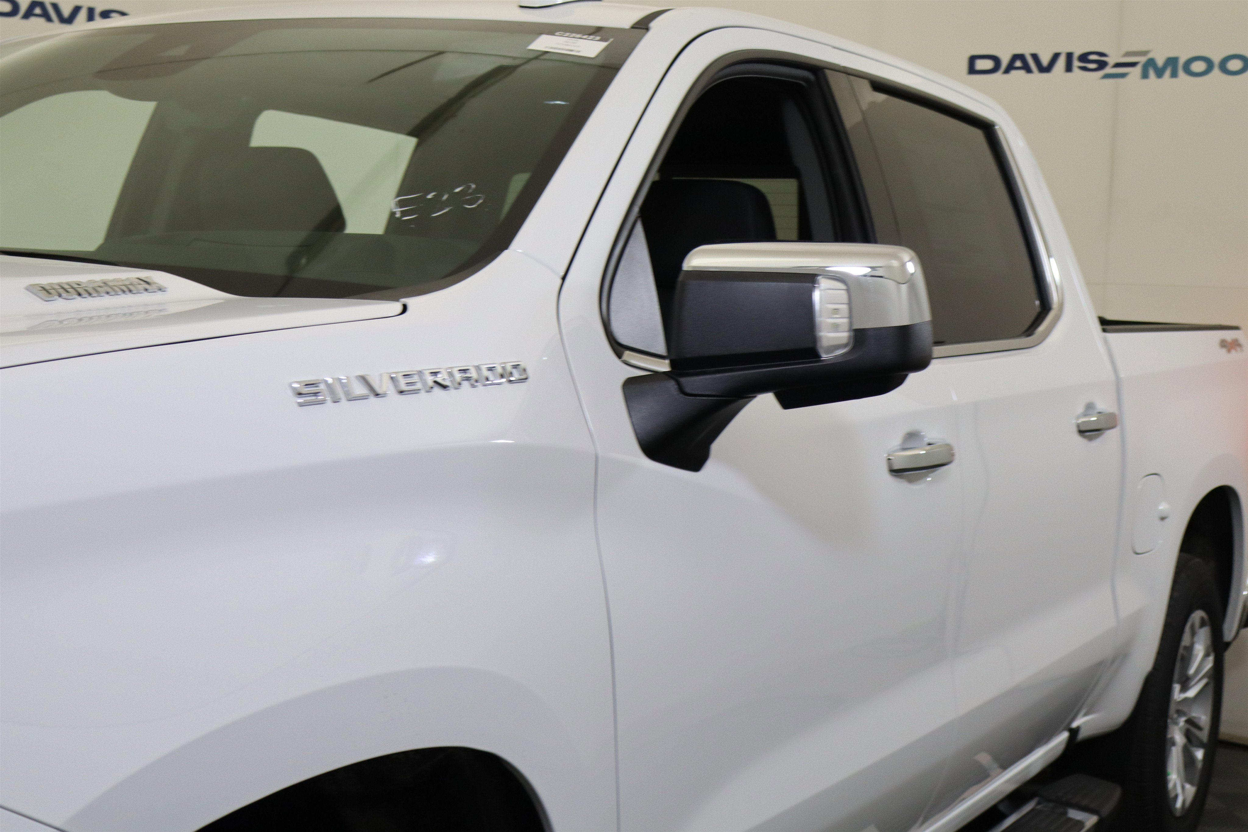 2026 Chevrolet Silverado 1500 LTZ Crew Cab 4WD