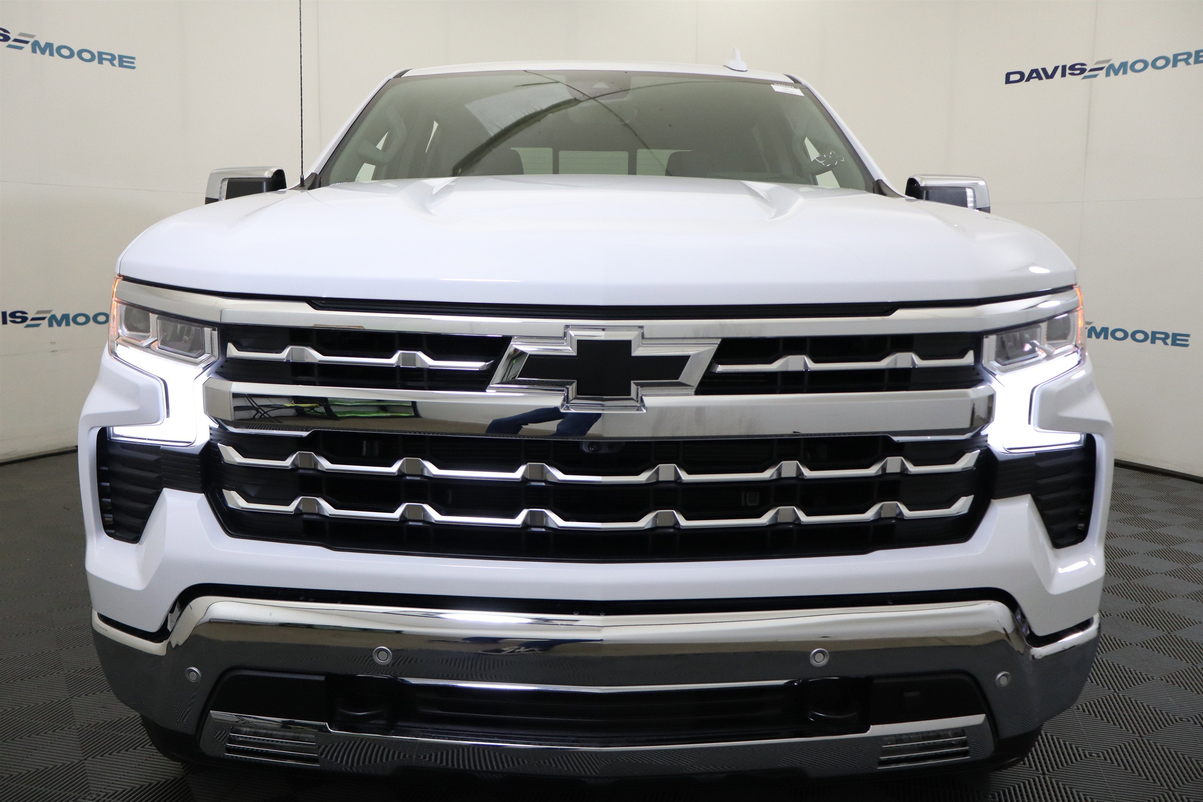 2026 Chevrolet Silverado 1500 LTZ Crew Cab 4WD
