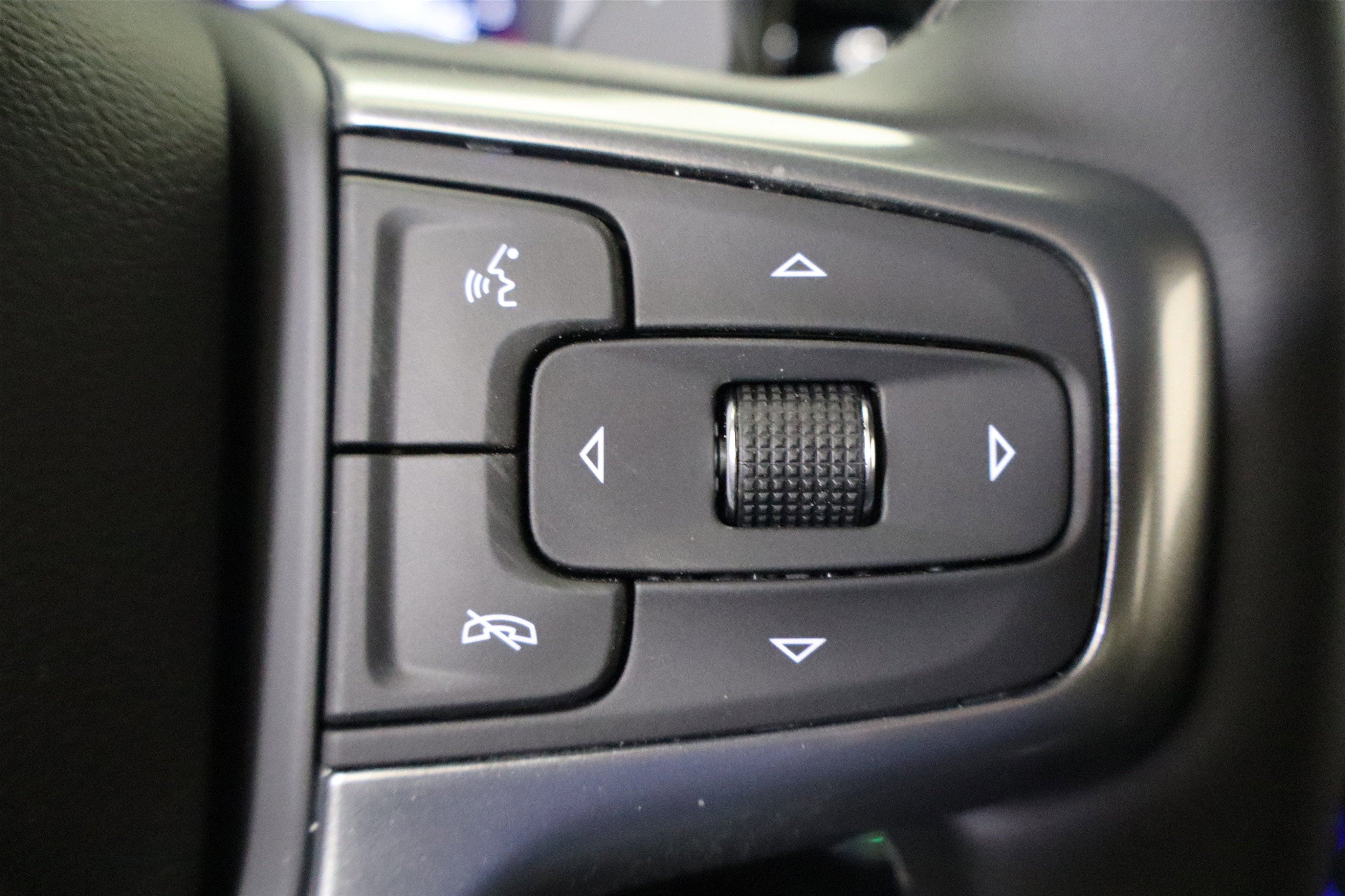 2026 Chevrolet Silverado 1500 LTZ Crew Cab 4WD