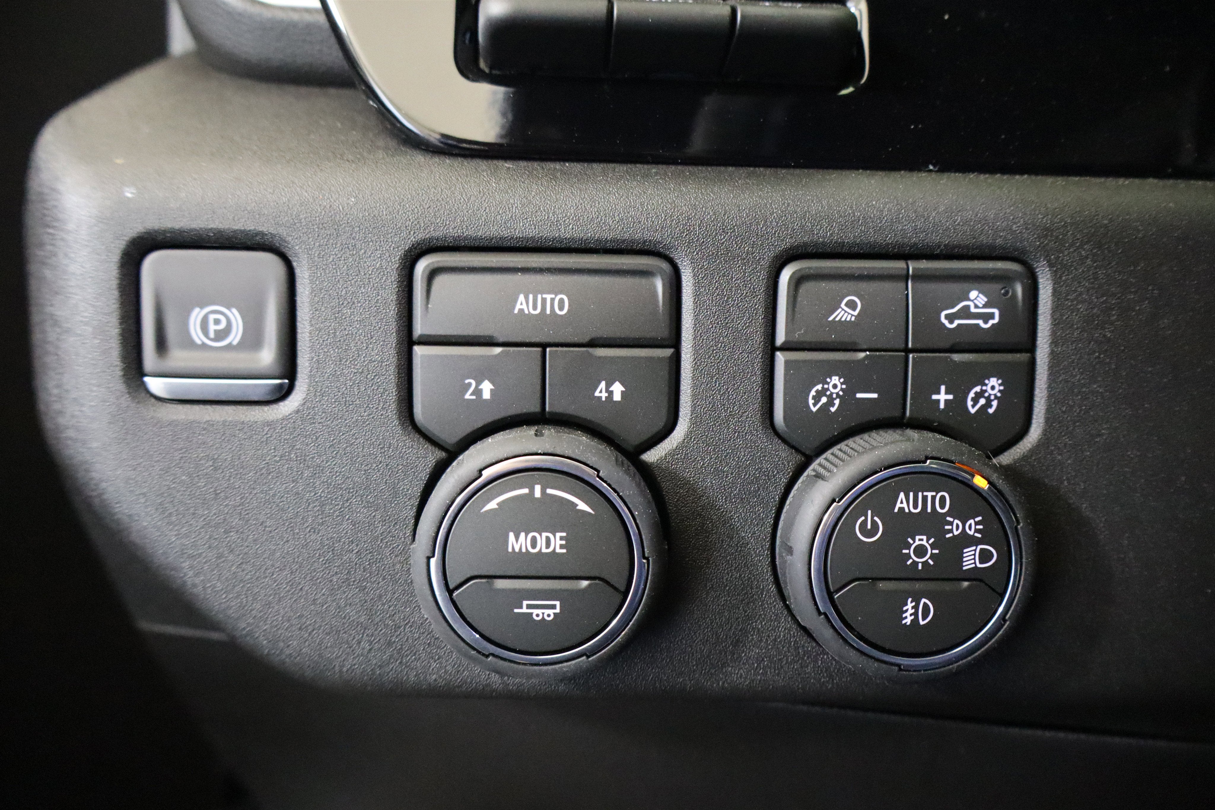 2026 Chevrolet Silverado 1500 LTZ Crew Cab 4WD