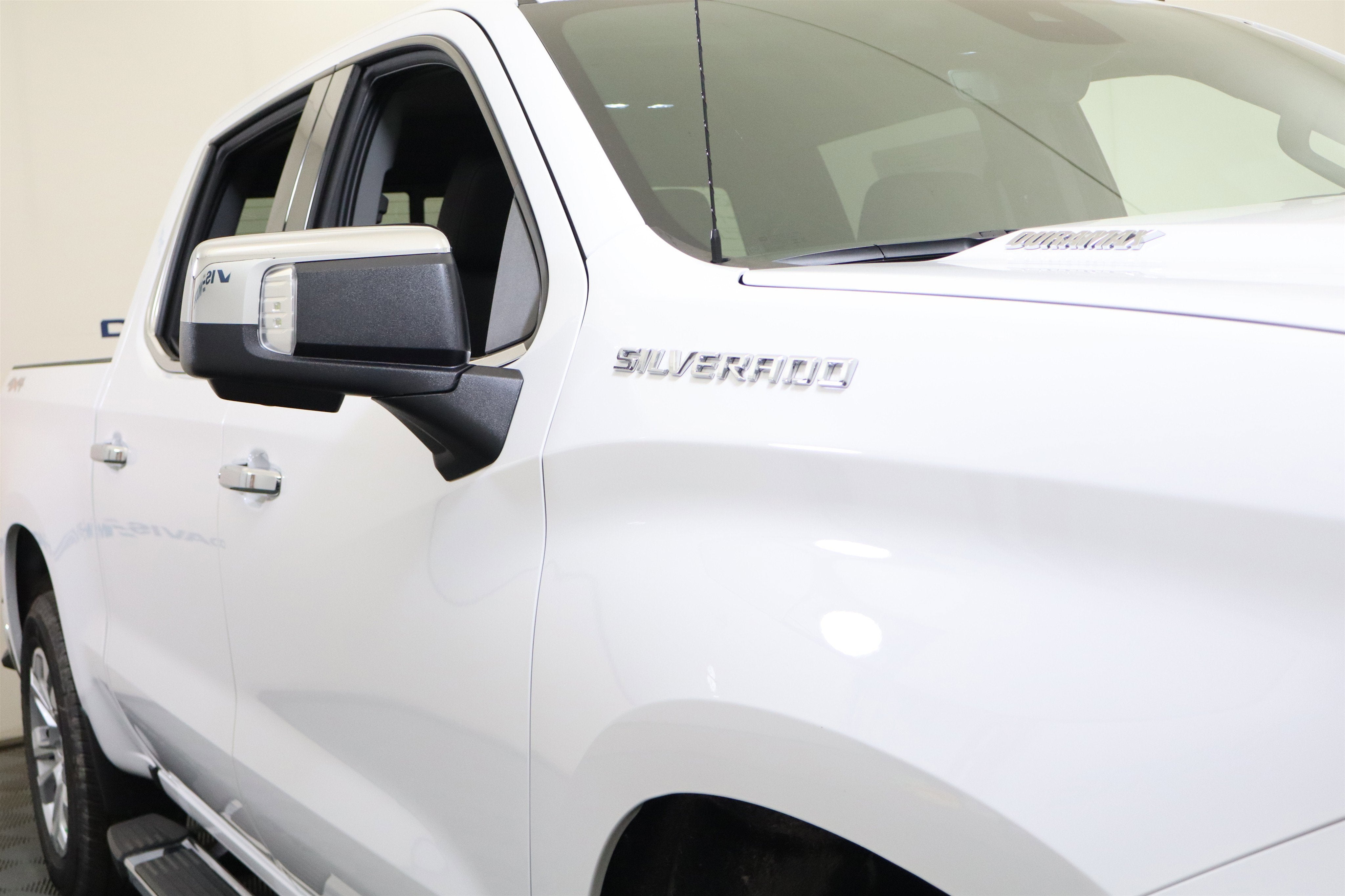 2026 Chevrolet Silverado 1500 LTZ Crew Cab 4WD