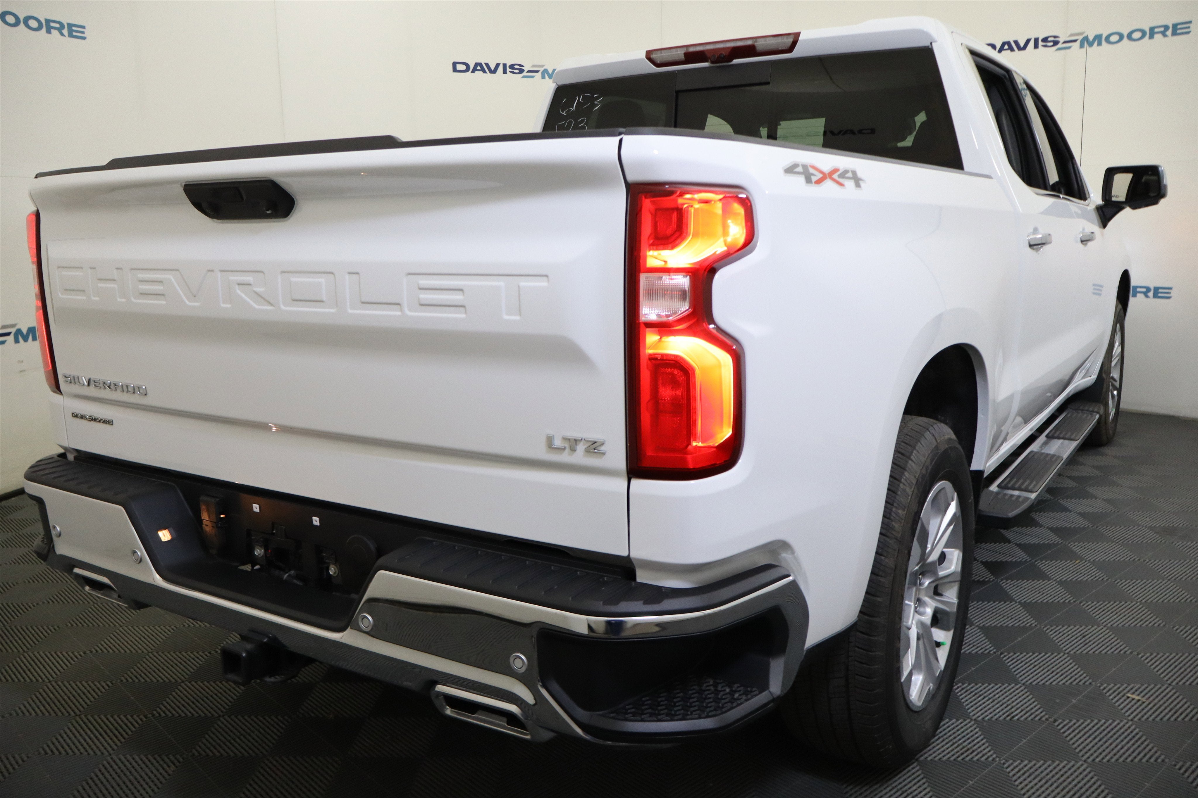 2026 Chevrolet Silverado 1500 LTZ Crew Cab 4WD