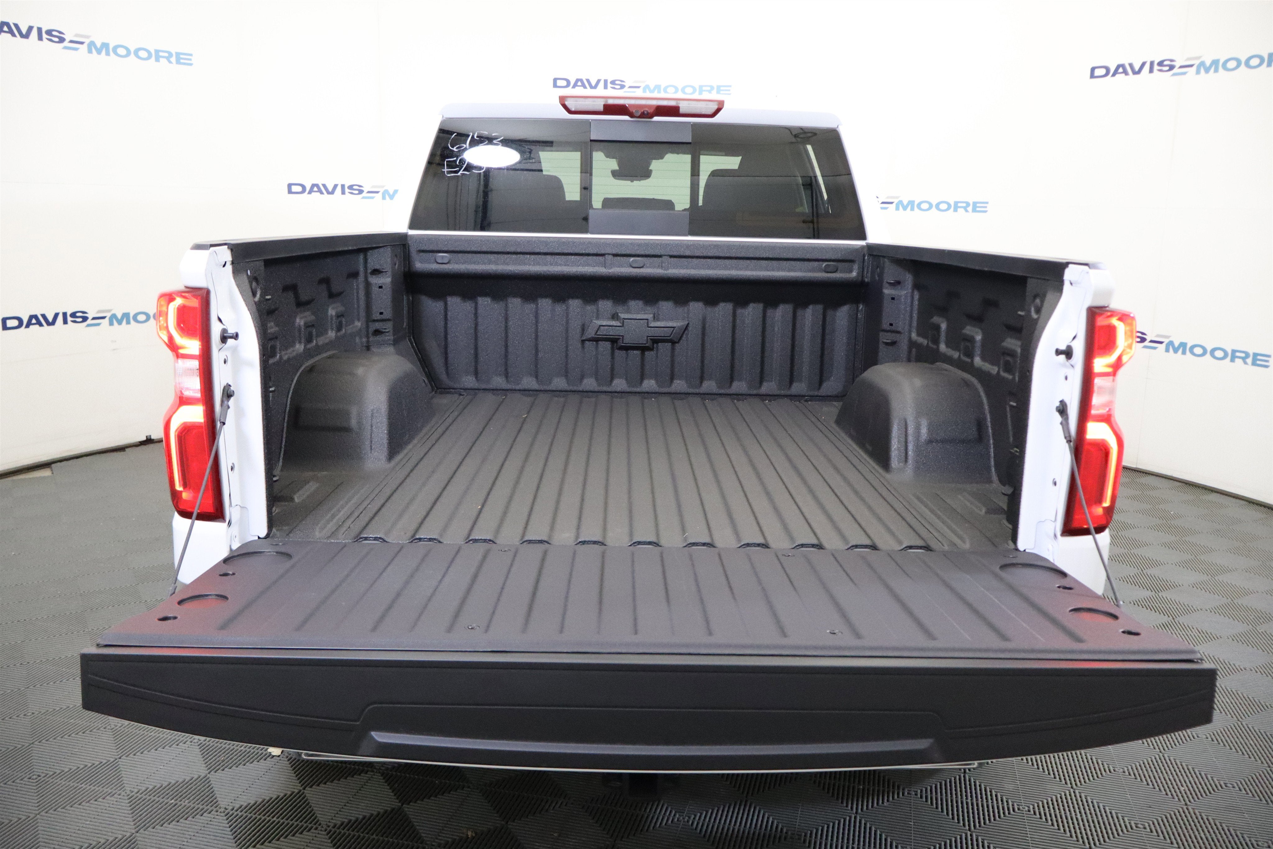 2026 Chevrolet Silverado 1500 LTZ Crew Cab 4WD