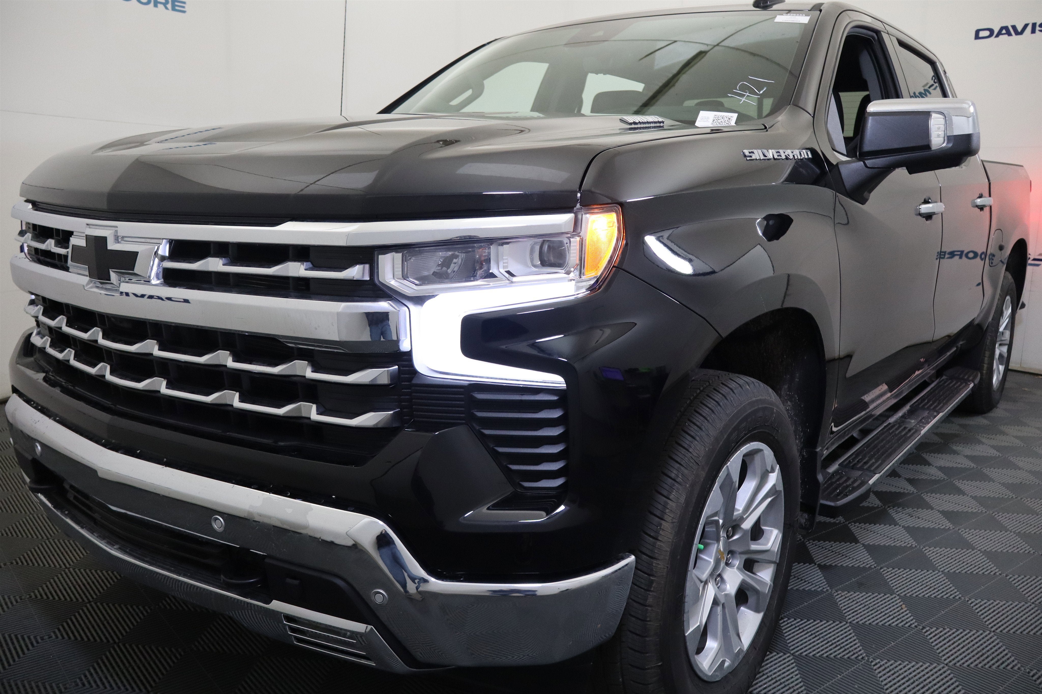 2026 Chevrolet Silverado 1500 LTZ Crew Cab 4WD