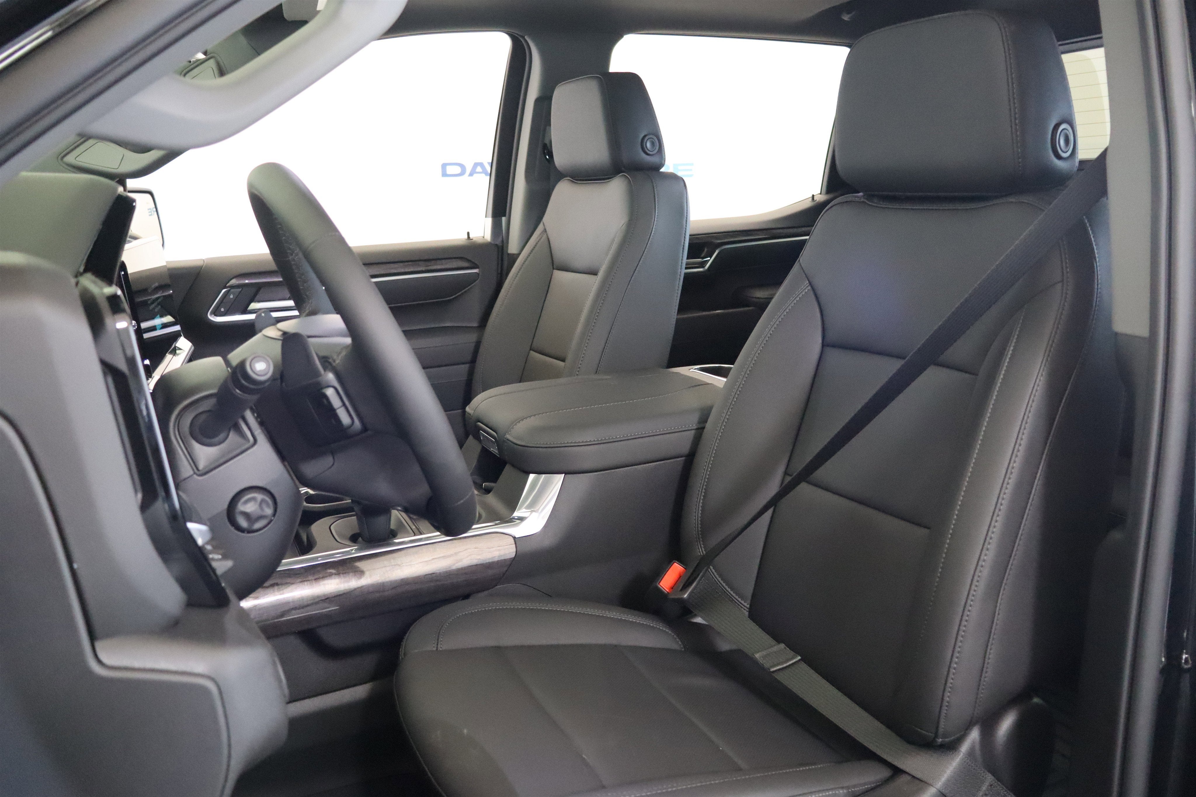 2026 Chevrolet Silverado 1500 LTZ Crew Cab 4WD