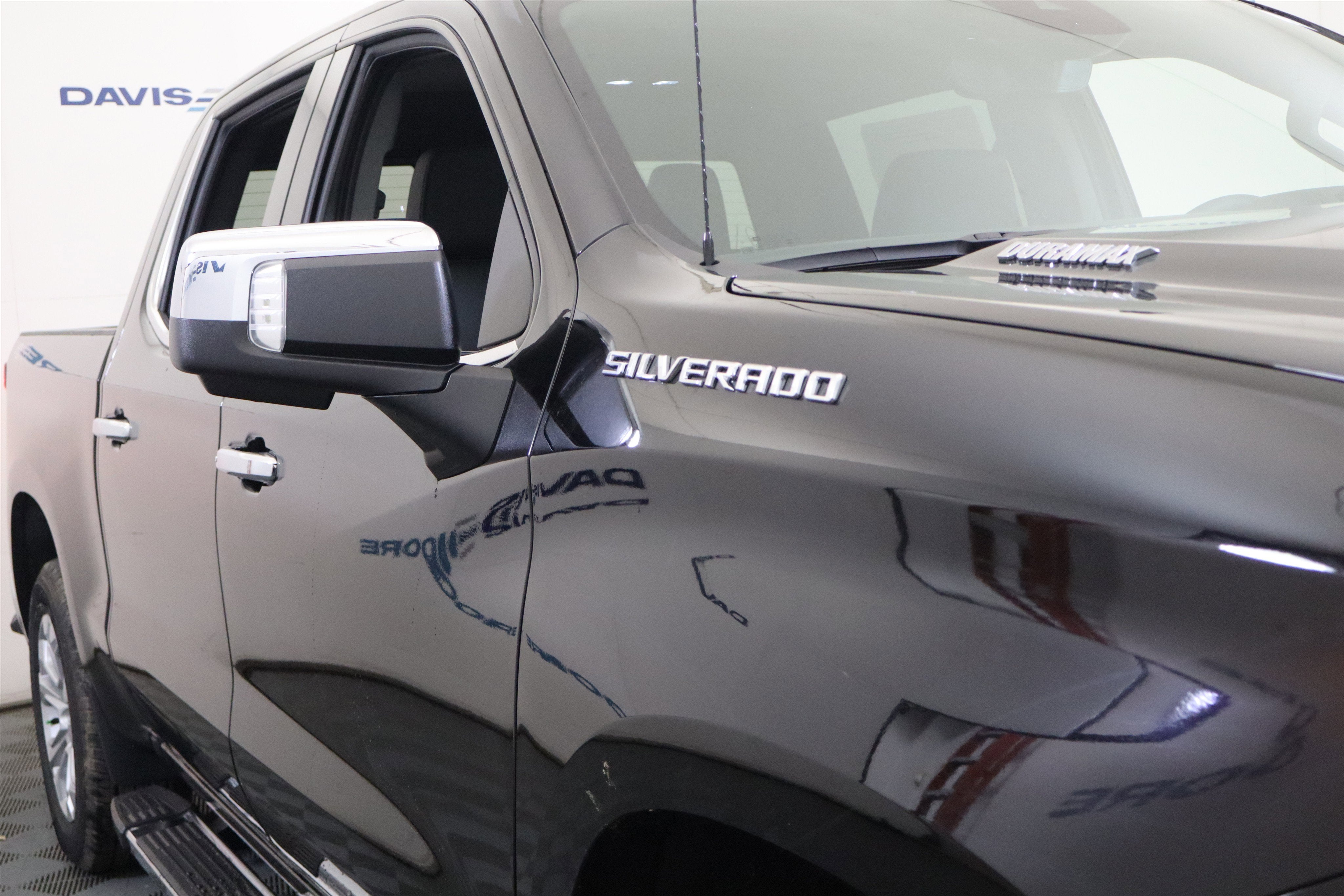 2026 Chevrolet Silverado 1500 LTZ Crew Cab 4WD