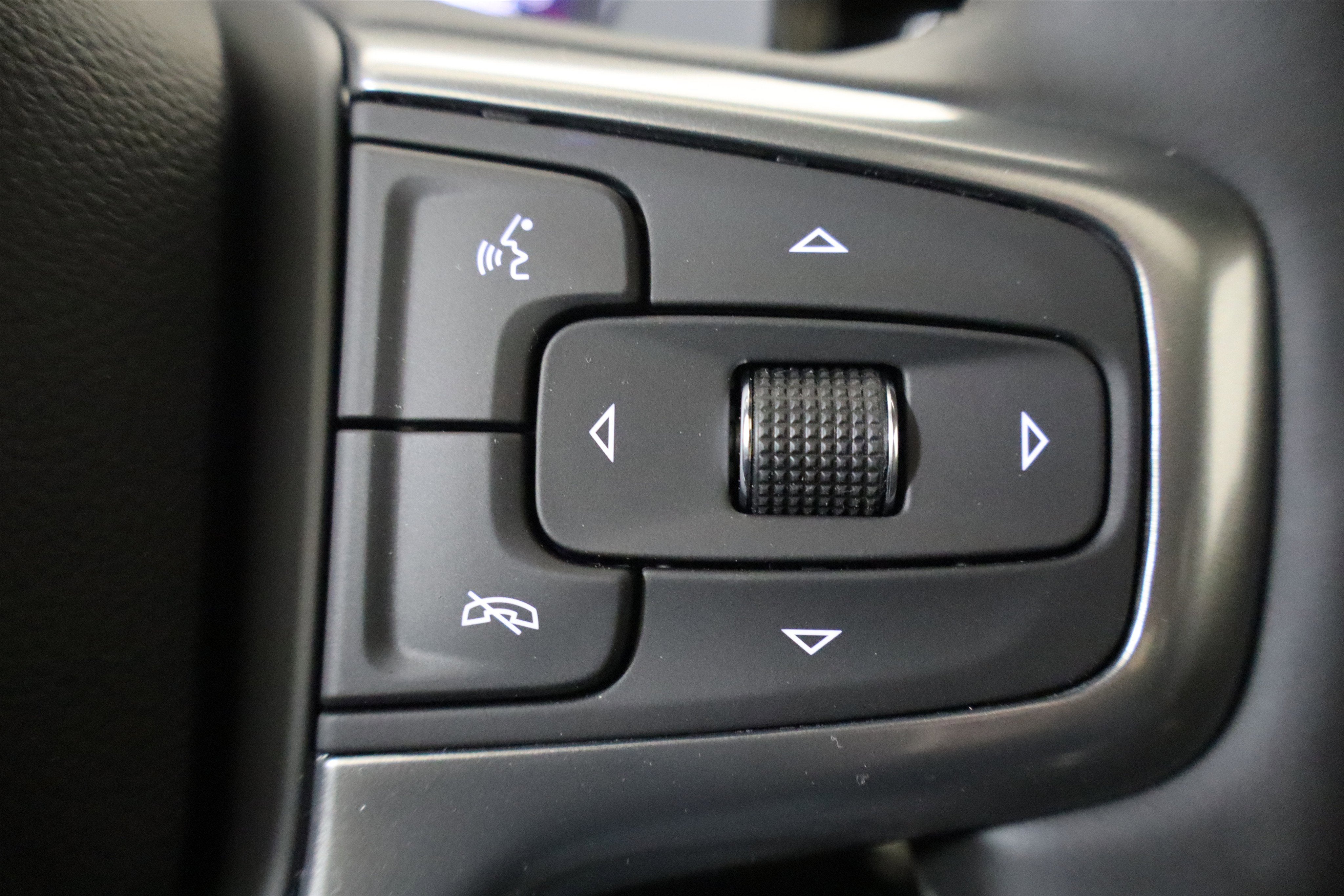 2026 Chevrolet Silverado 1500 LTZ Crew Cab 4WD