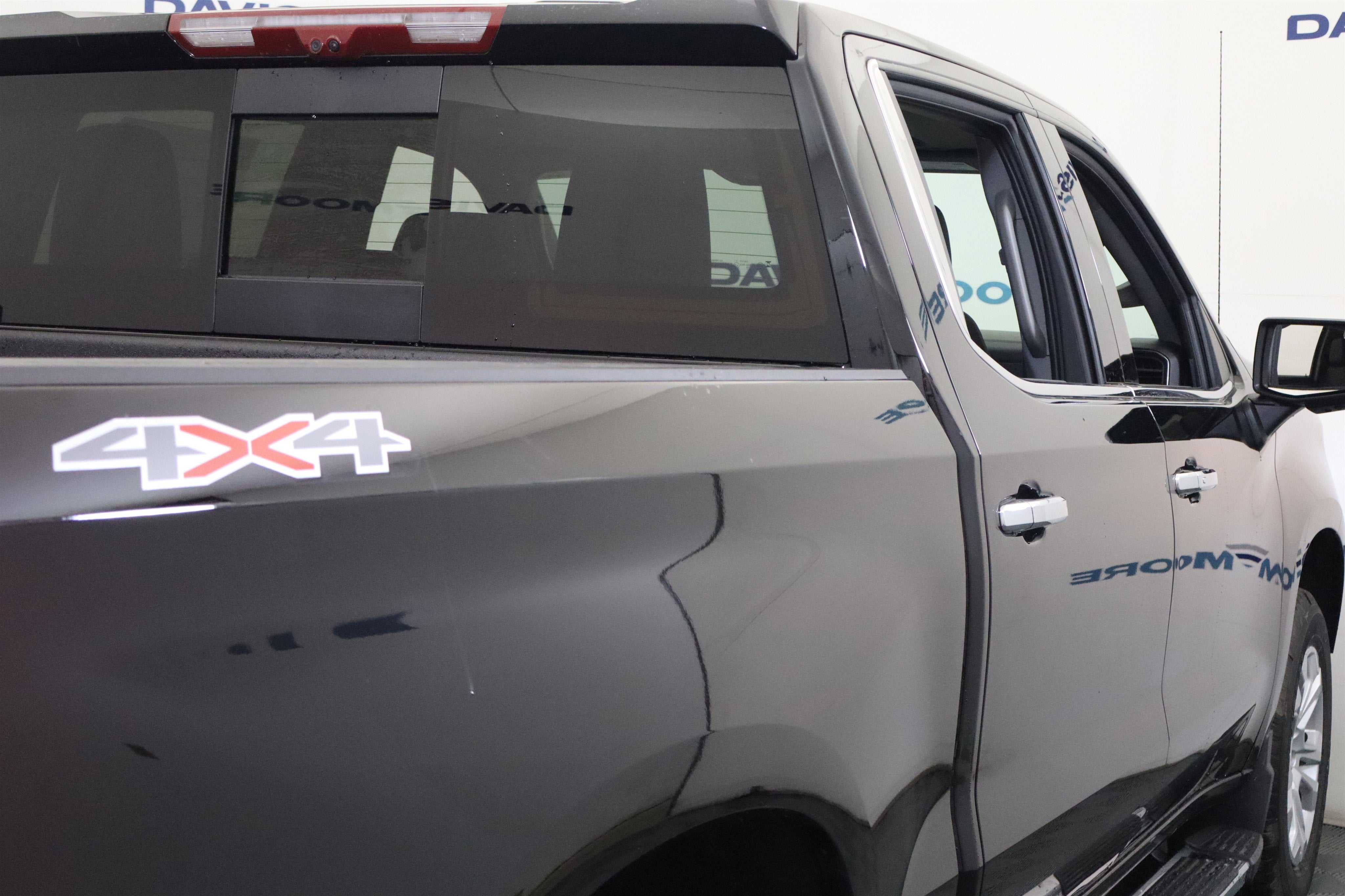 2026 Chevrolet Silverado 1500 LTZ Crew Cab 4WD