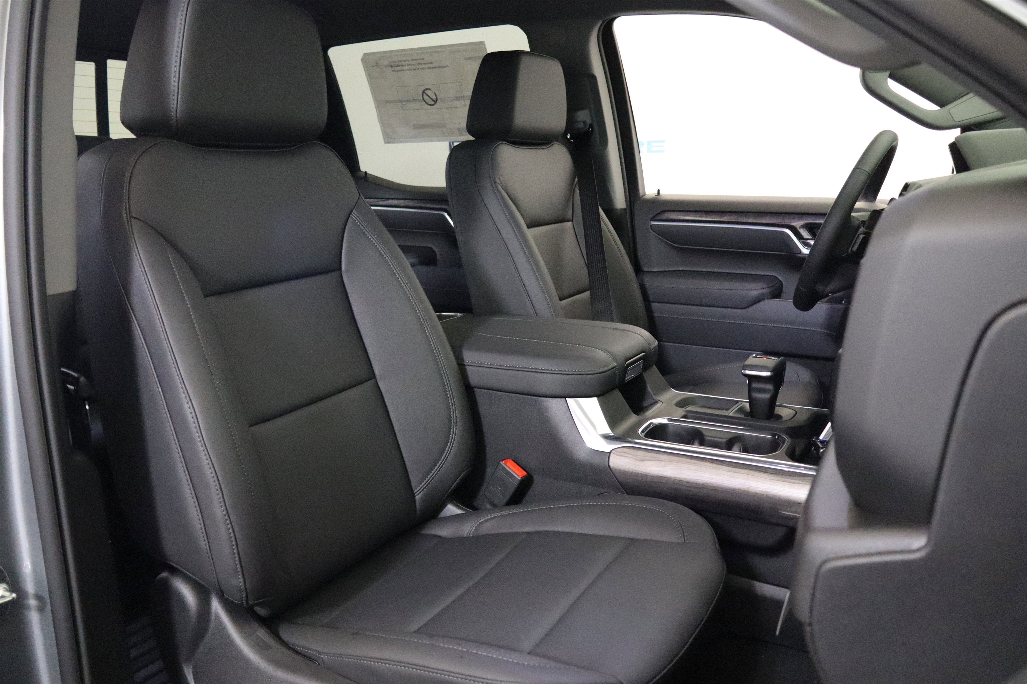 2026 Chevrolet Silverado 1500 LTZ Crew Cab 4WD