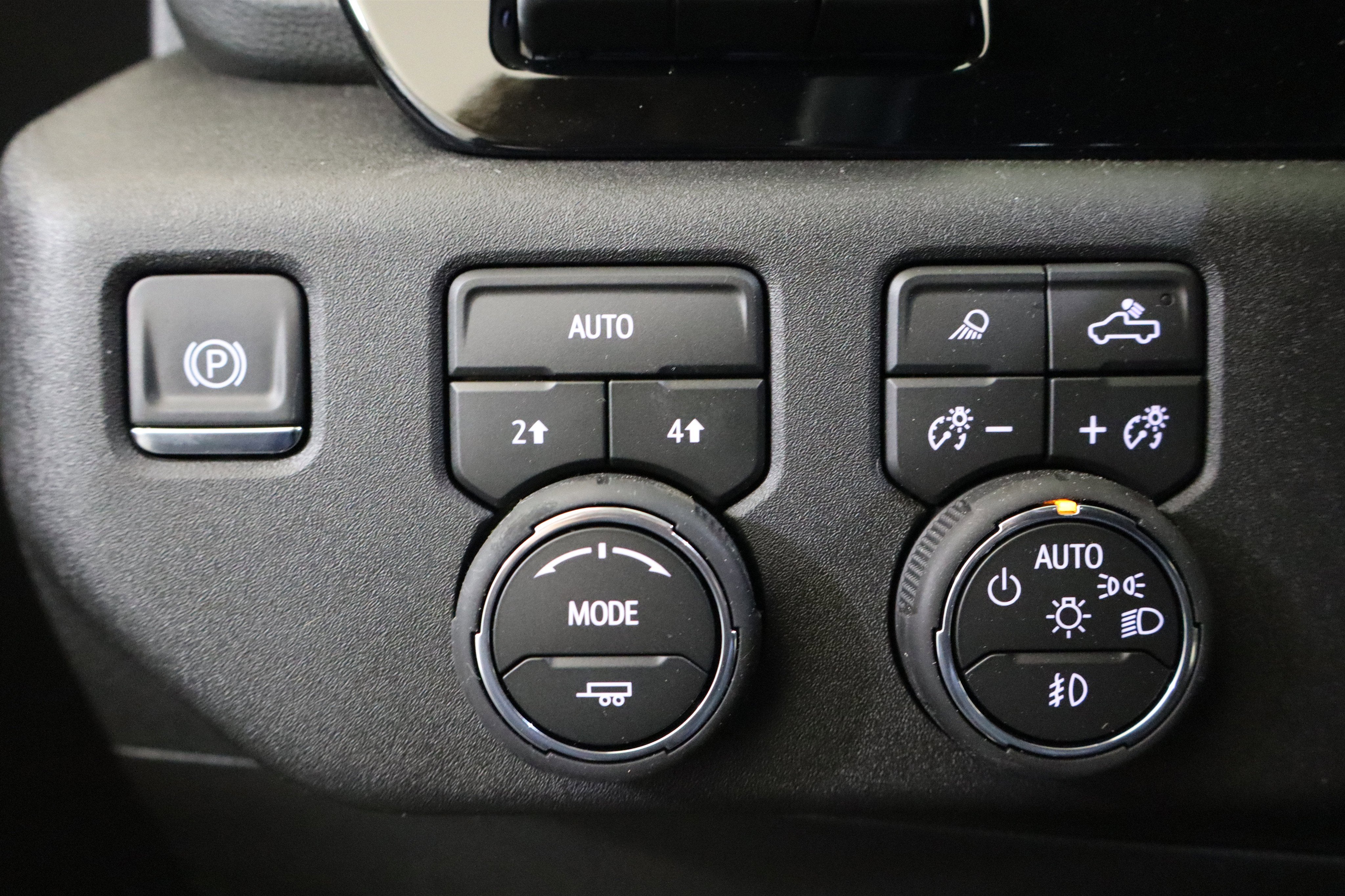 2026 Chevrolet Silverado 1500 LTZ Crew Cab 4WD