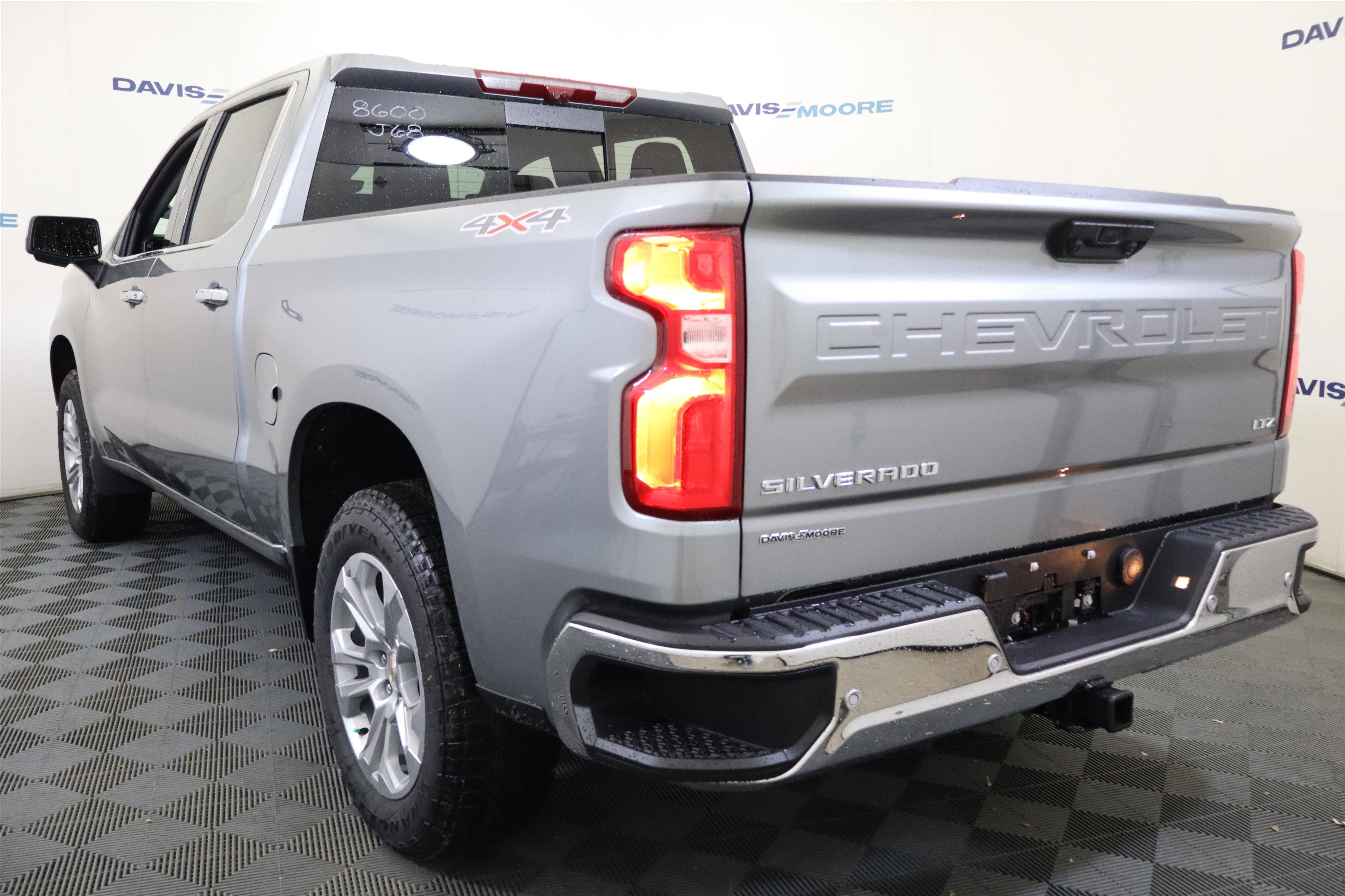 2026 Chevrolet Silverado 1500 LTZ Crew Cab 4WD