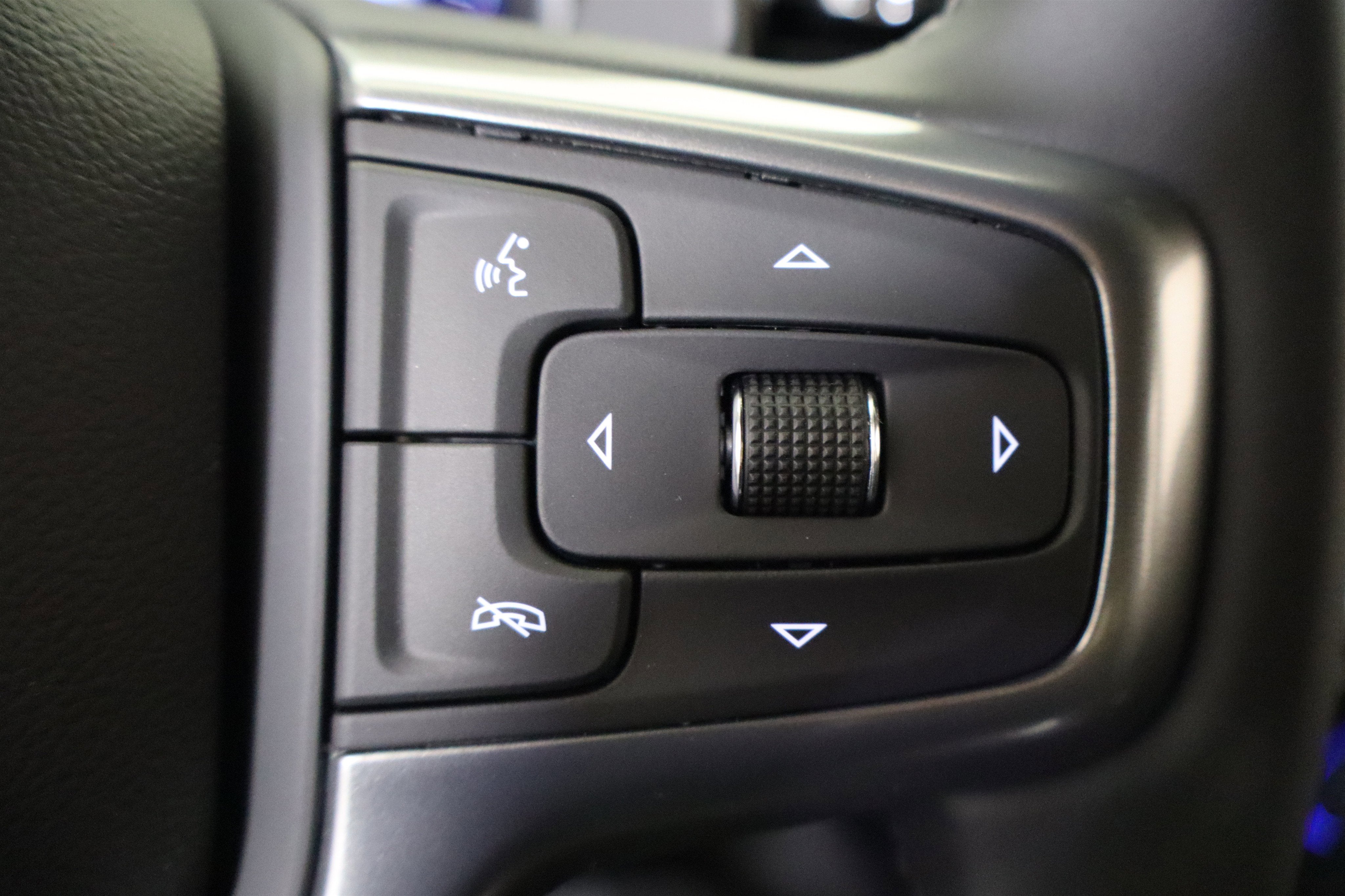 2026 Chevrolet Silverado 1500 LTZ Crew Cab 4WD