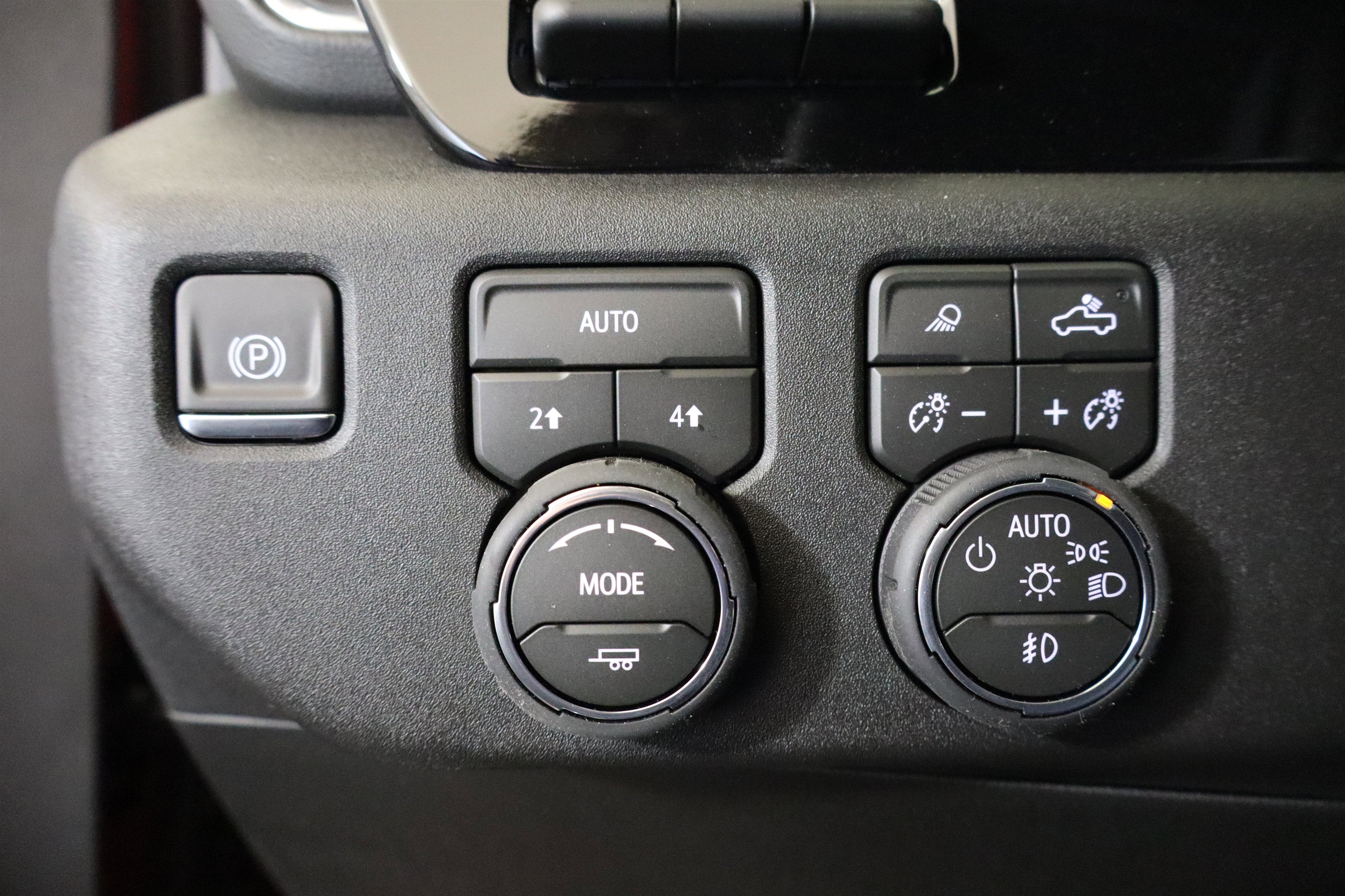 2026 Chevrolet Silverado 1500 LTZ Crew Cab 4WD