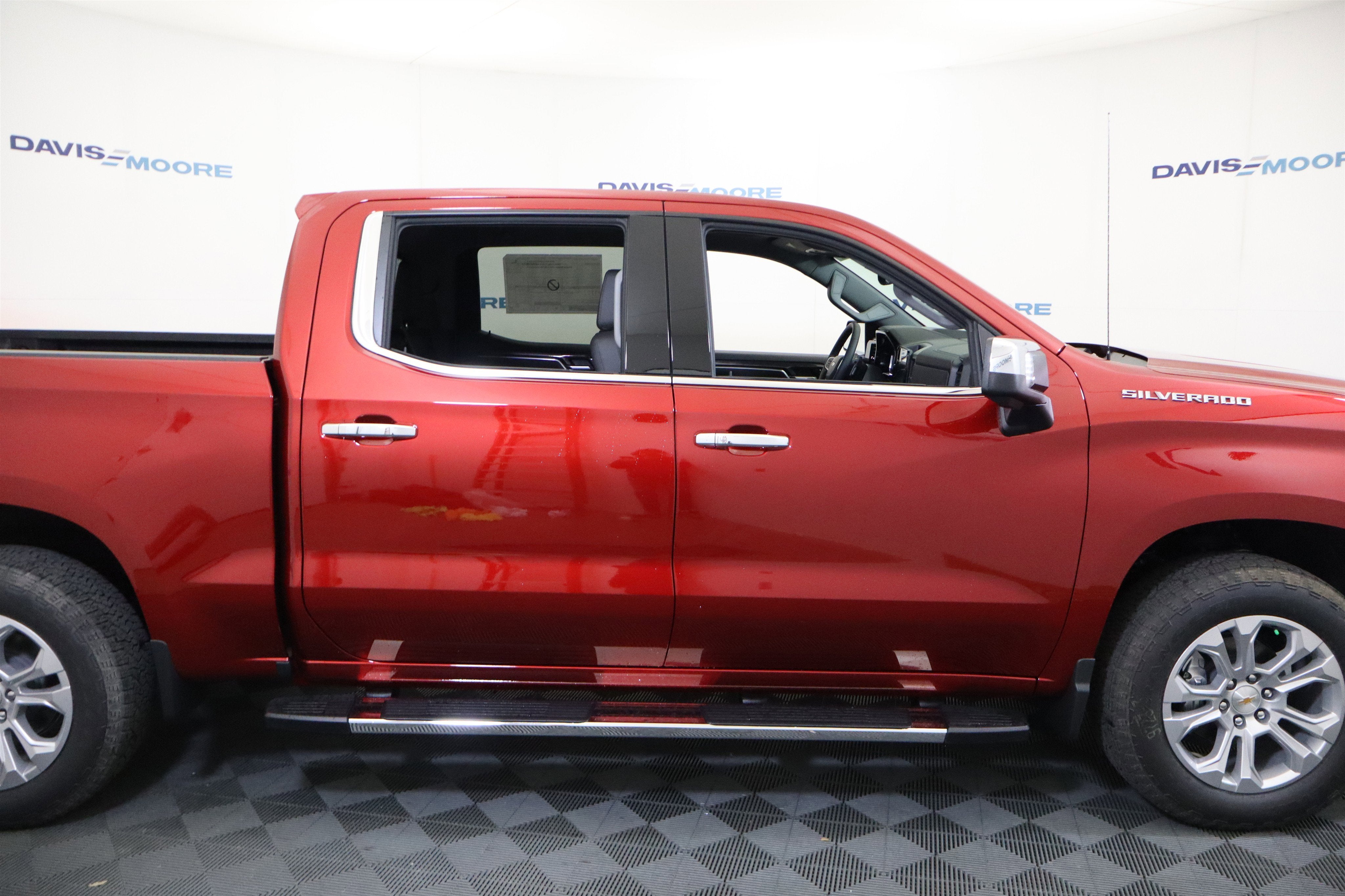 2026 Chevrolet Silverado 1500 LTZ Crew Cab 4WD