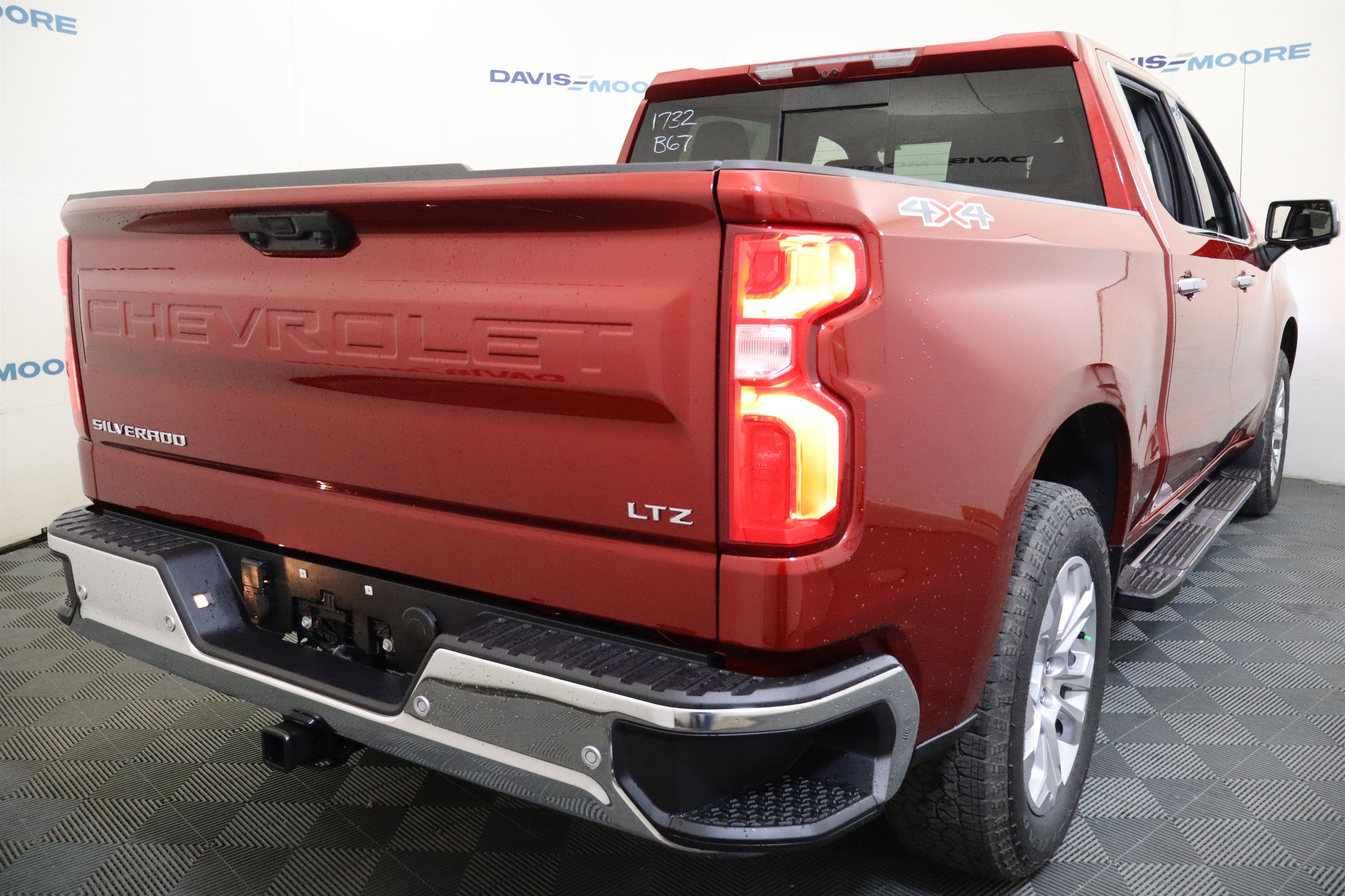 2026 Chevrolet Silverado 1500 LTZ Crew Cab 4WD