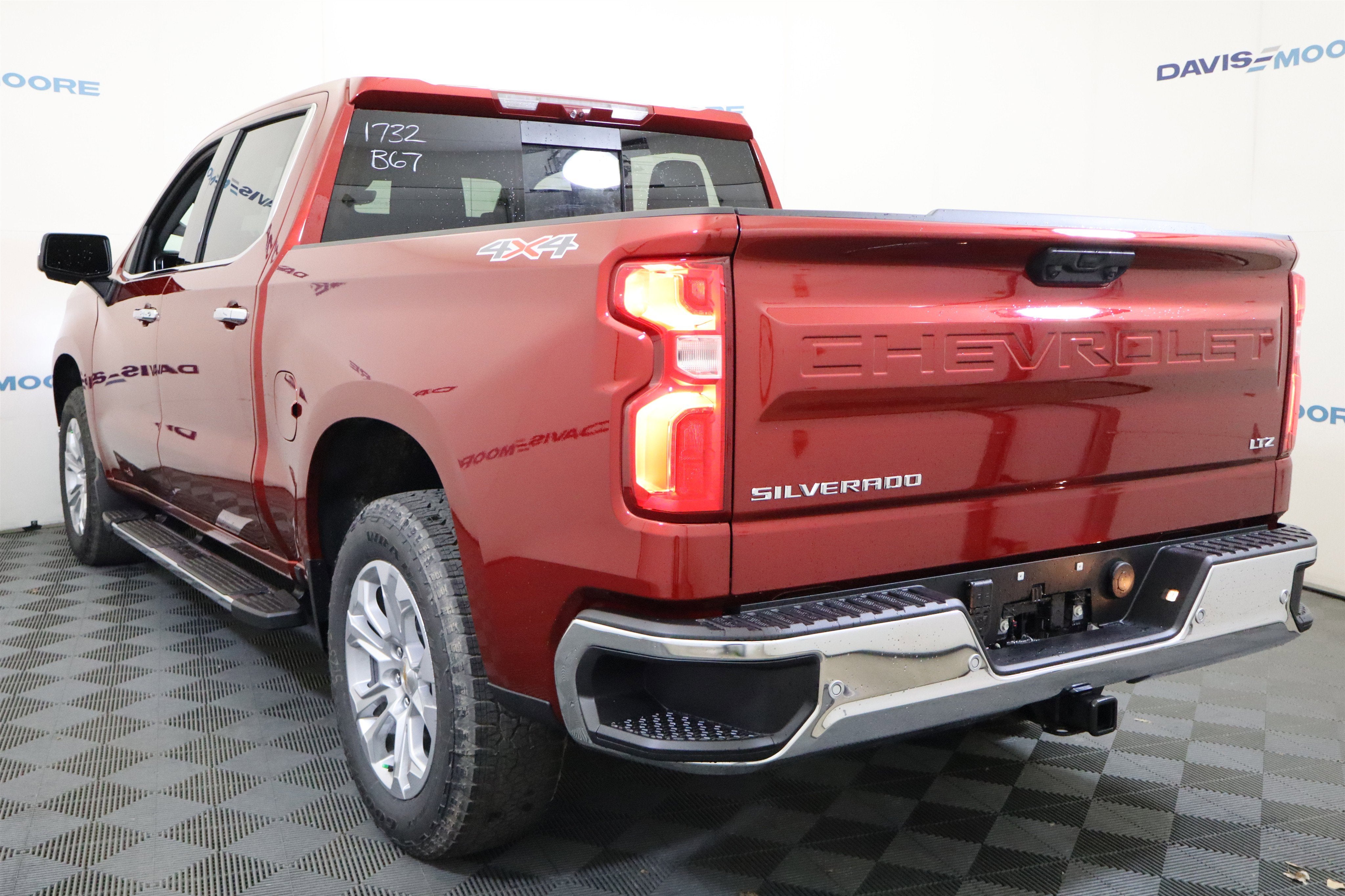 2026 Chevrolet Silverado 1500 LTZ Crew Cab 4WD