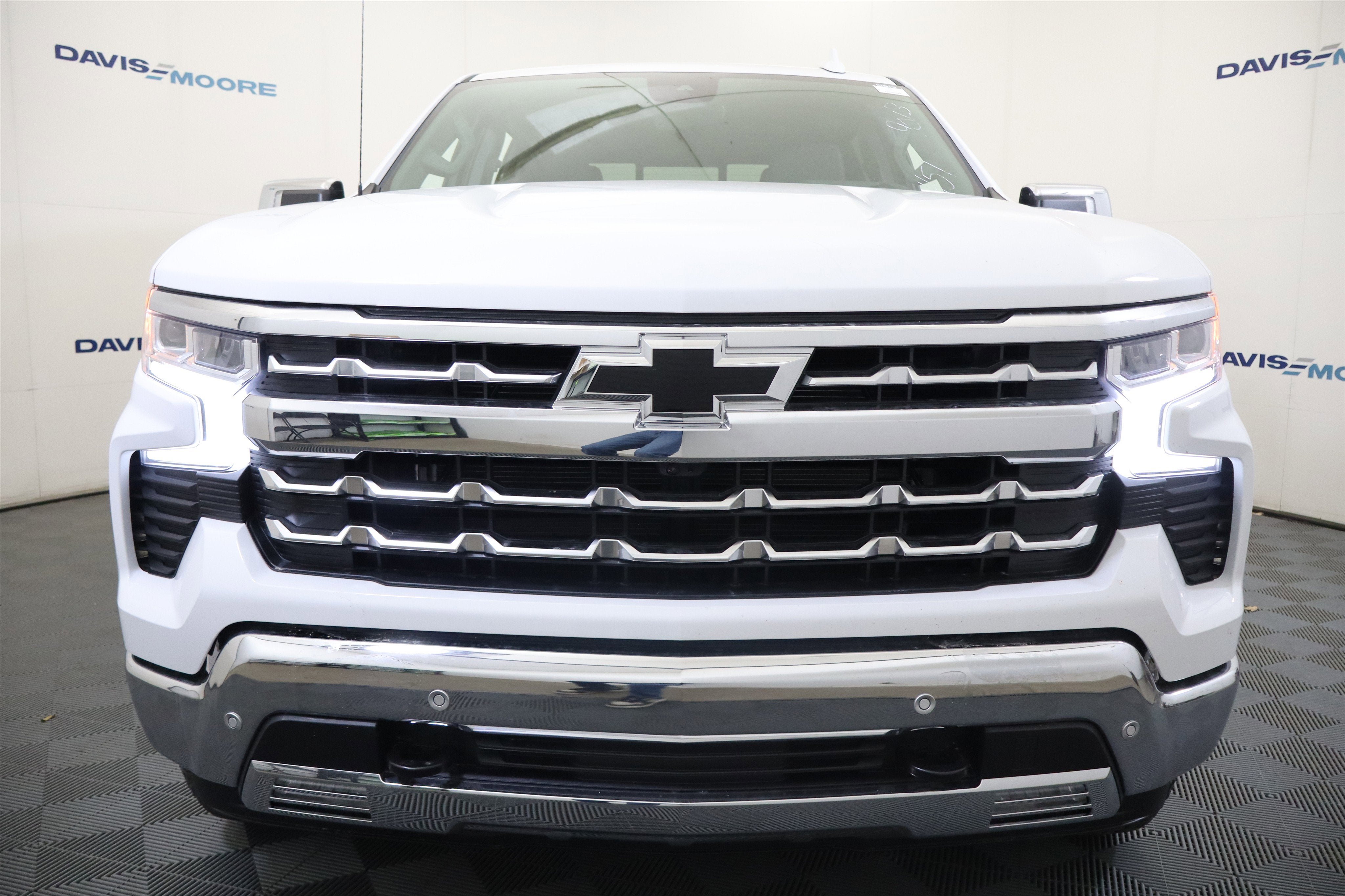 2026 Chevrolet Silverado 1500 LTZ Crew Cab 4WD