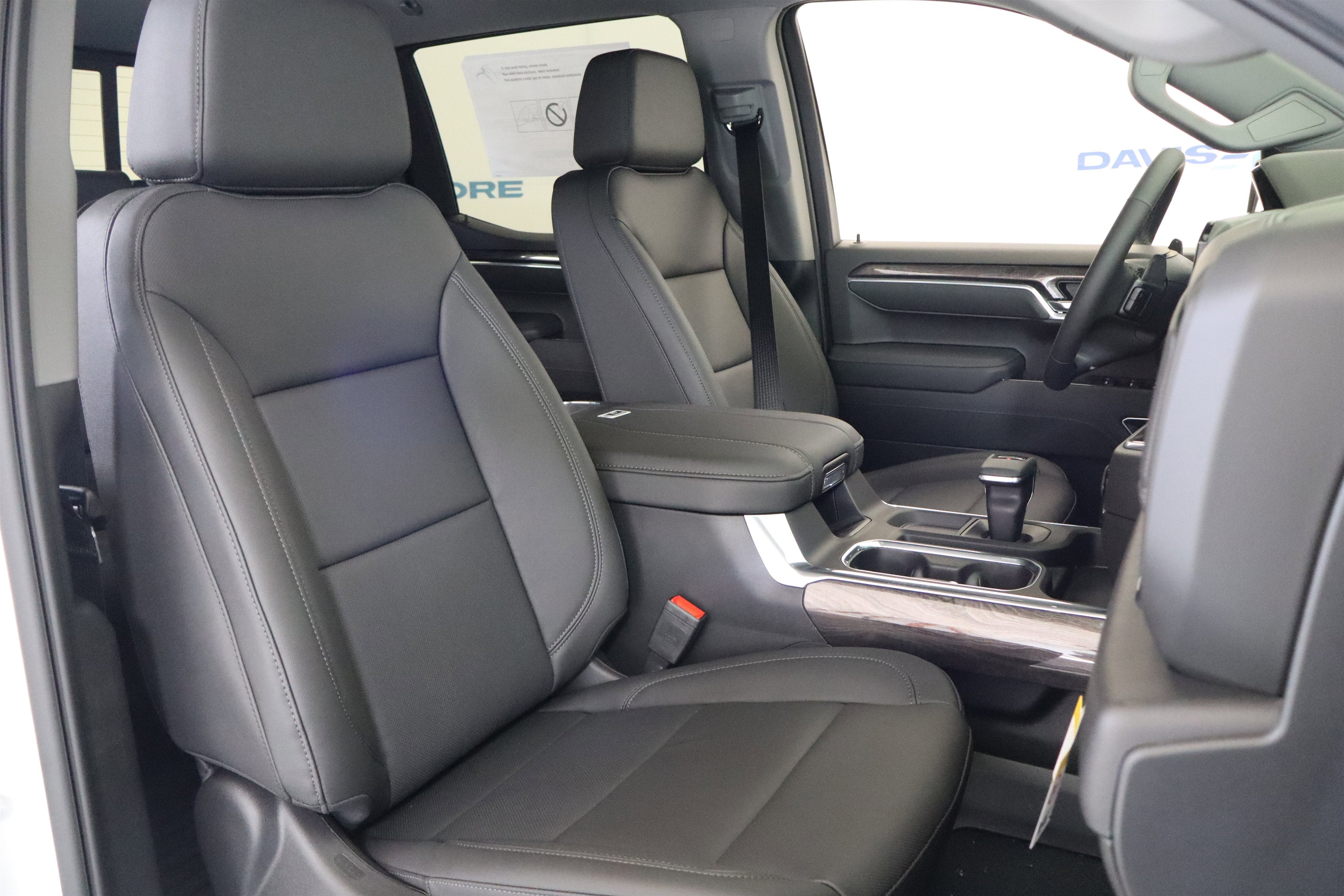 2026 Chevrolet Silverado 1500 LTZ Crew Cab 4WD