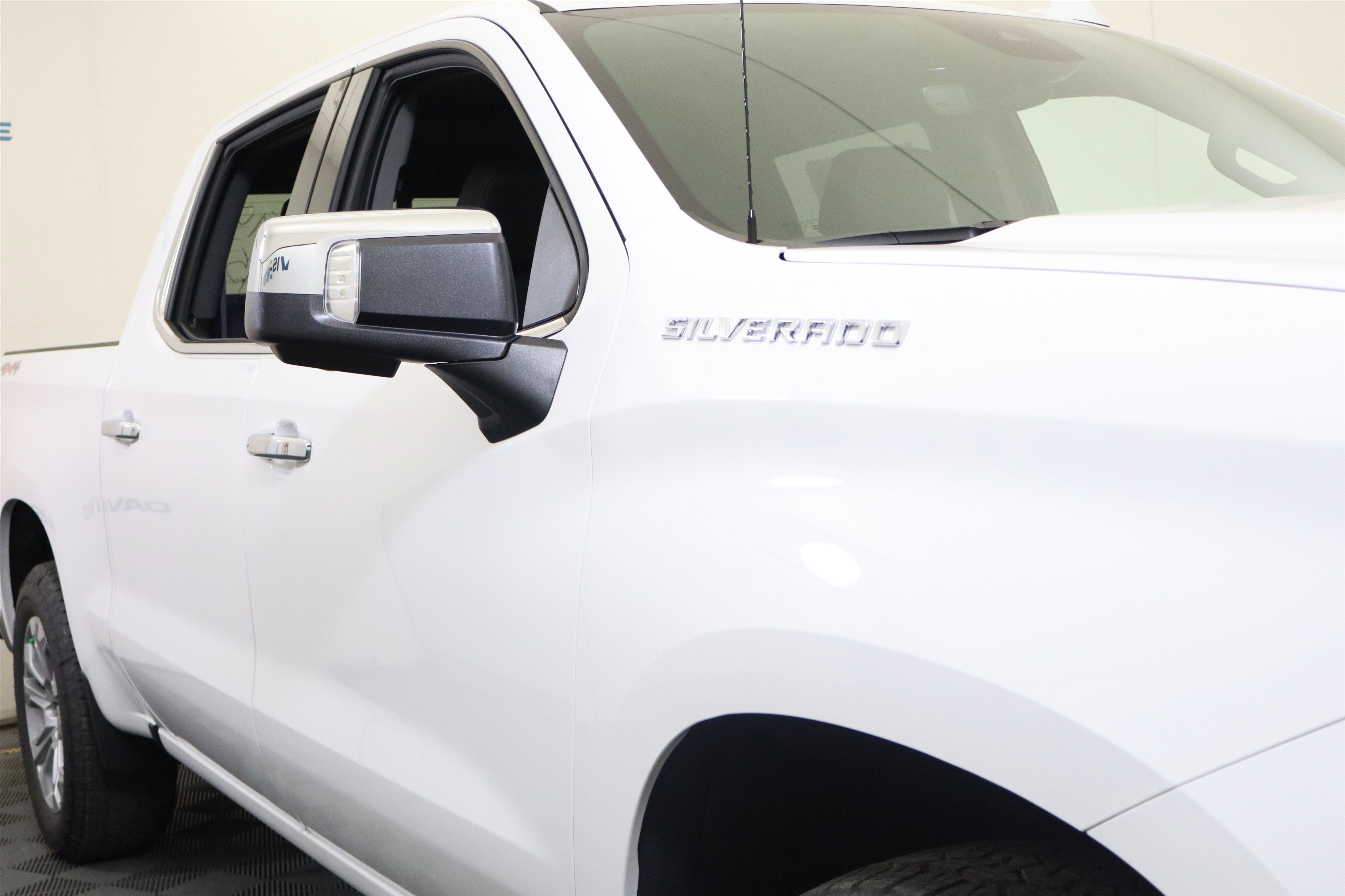 2026 Chevrolet Silverado 1500 LTZ Crew Cab 4WD