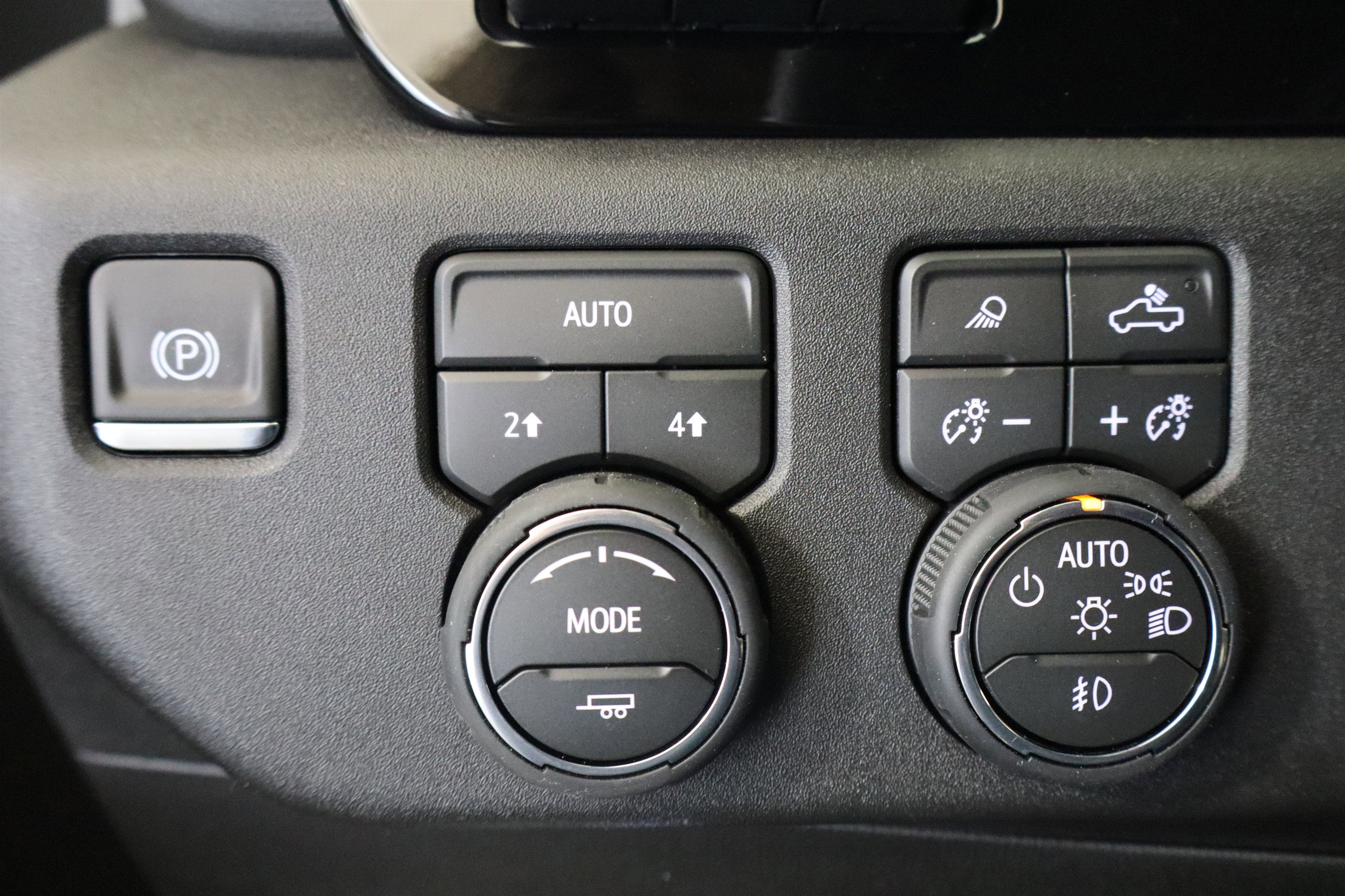 2026 Chevrolet Silverado 1500 LTZ Crew Cab 4WD