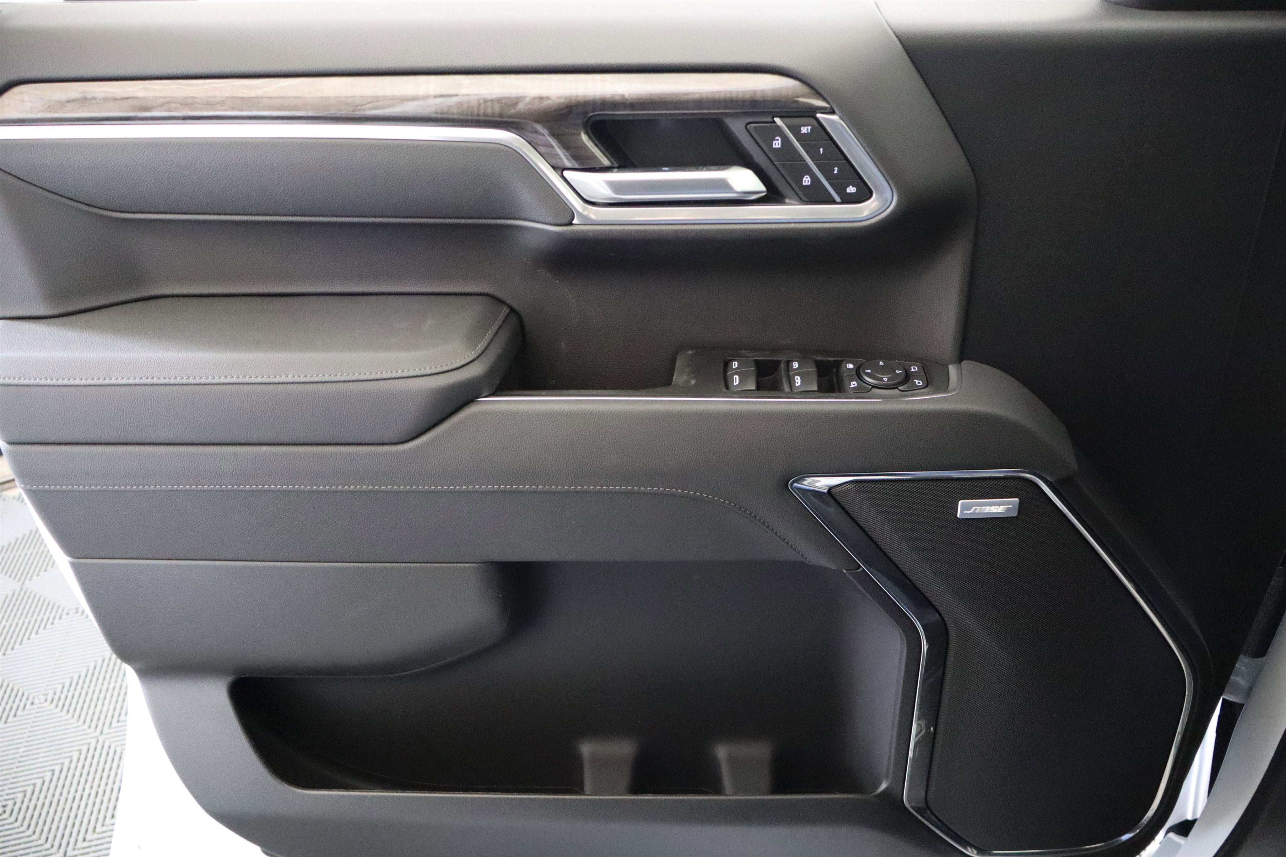 2026 Chevrolet Silverado 1500 LTZ Crew Cab 4WD