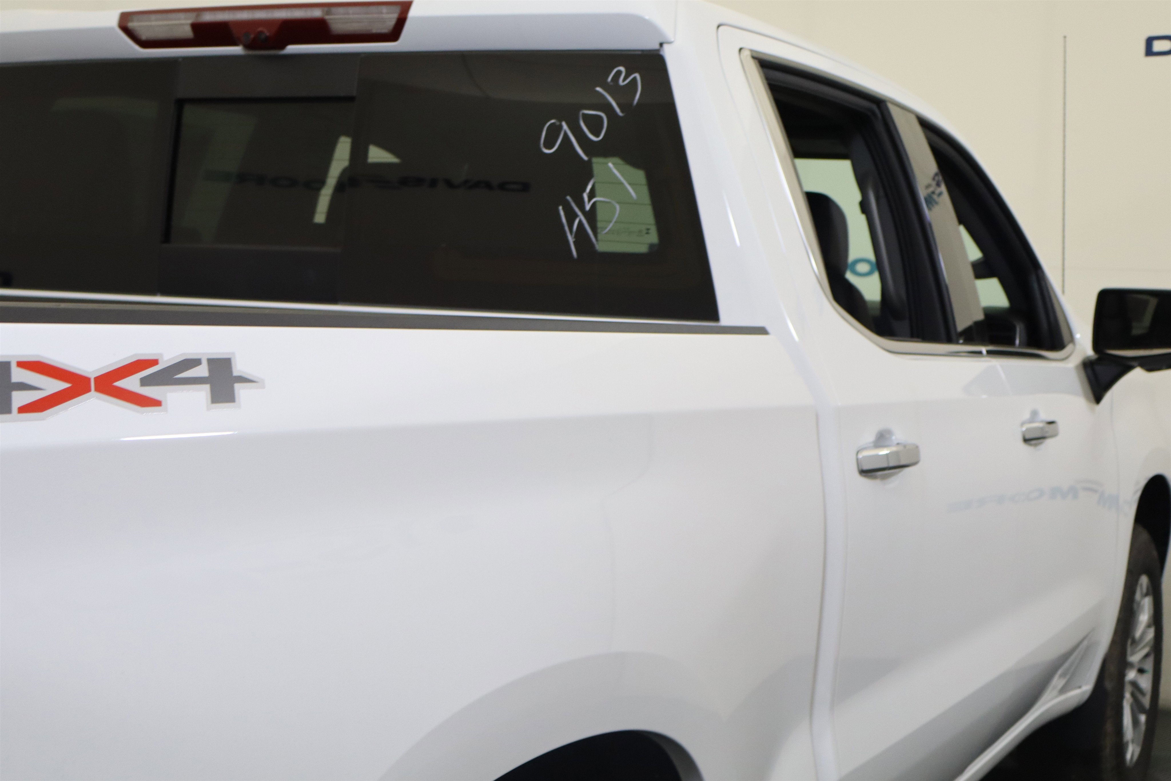 2026 Chevrolet Silverado 1500 LTZ Crew Cab 4WD