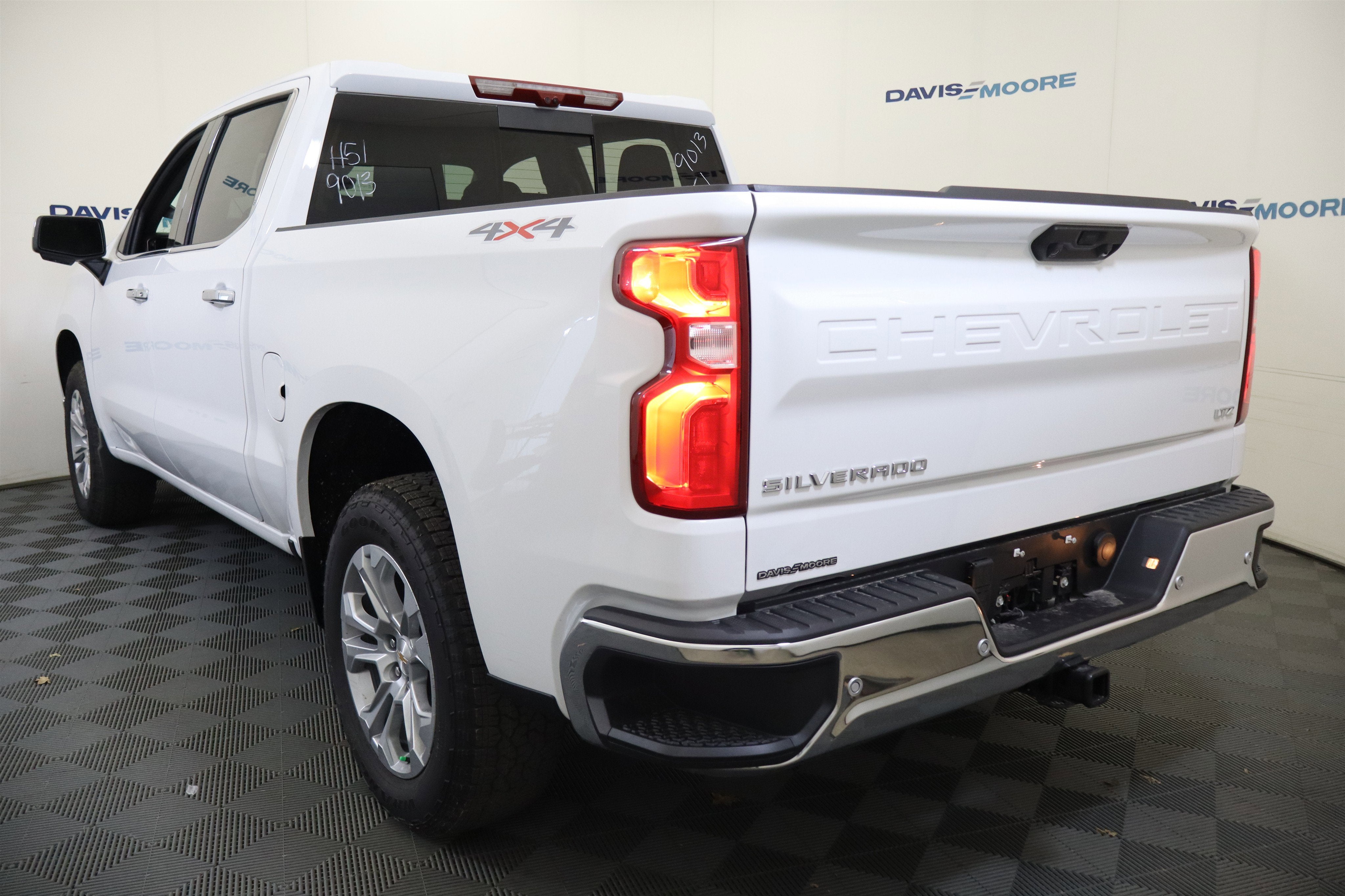 2026 Chevrolet Silverado 1500 LTZ Crew Cab 4WD