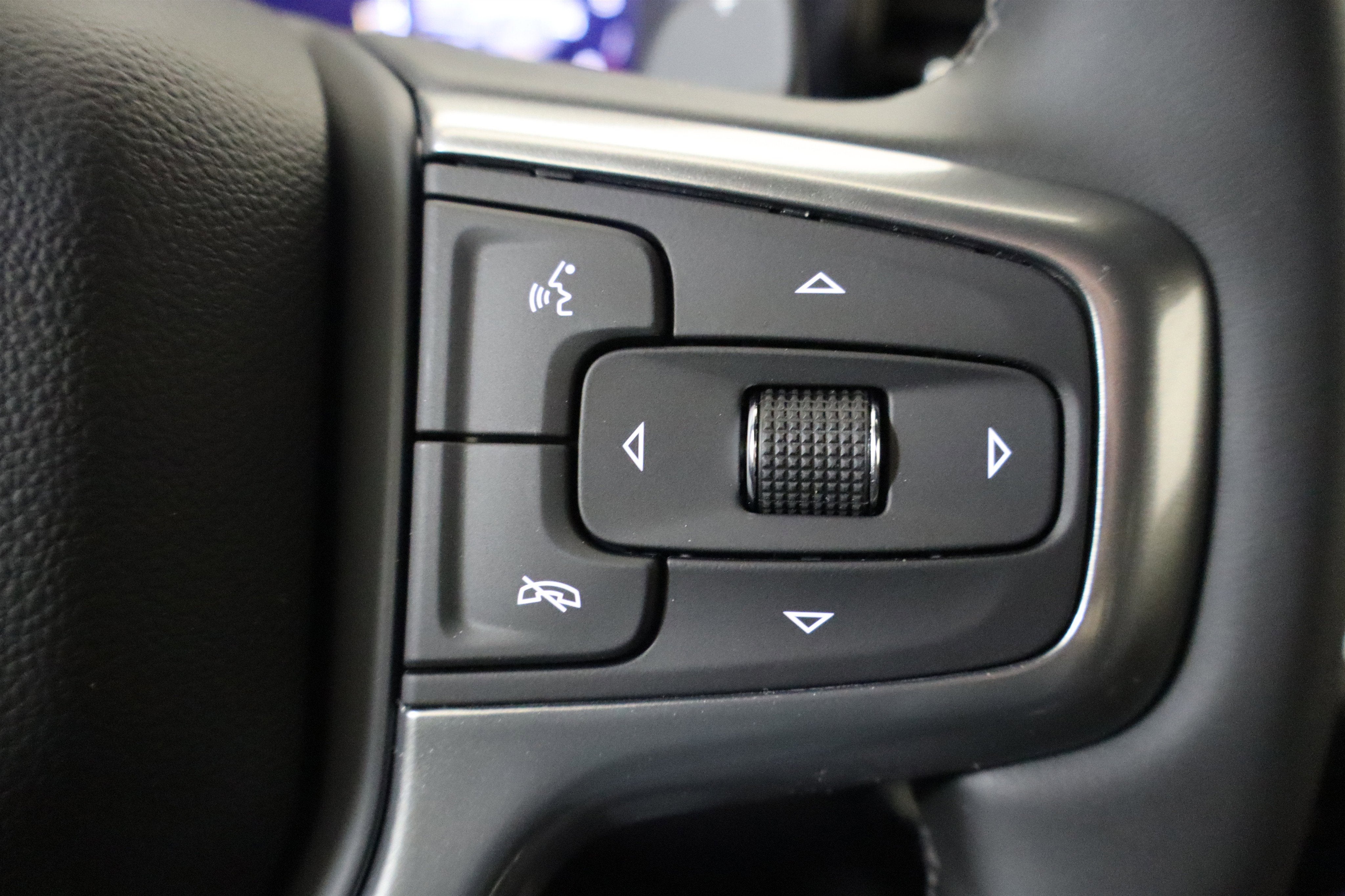 2026 Chevrolet Silverado 1500 LTZ Crew Cab 4WD