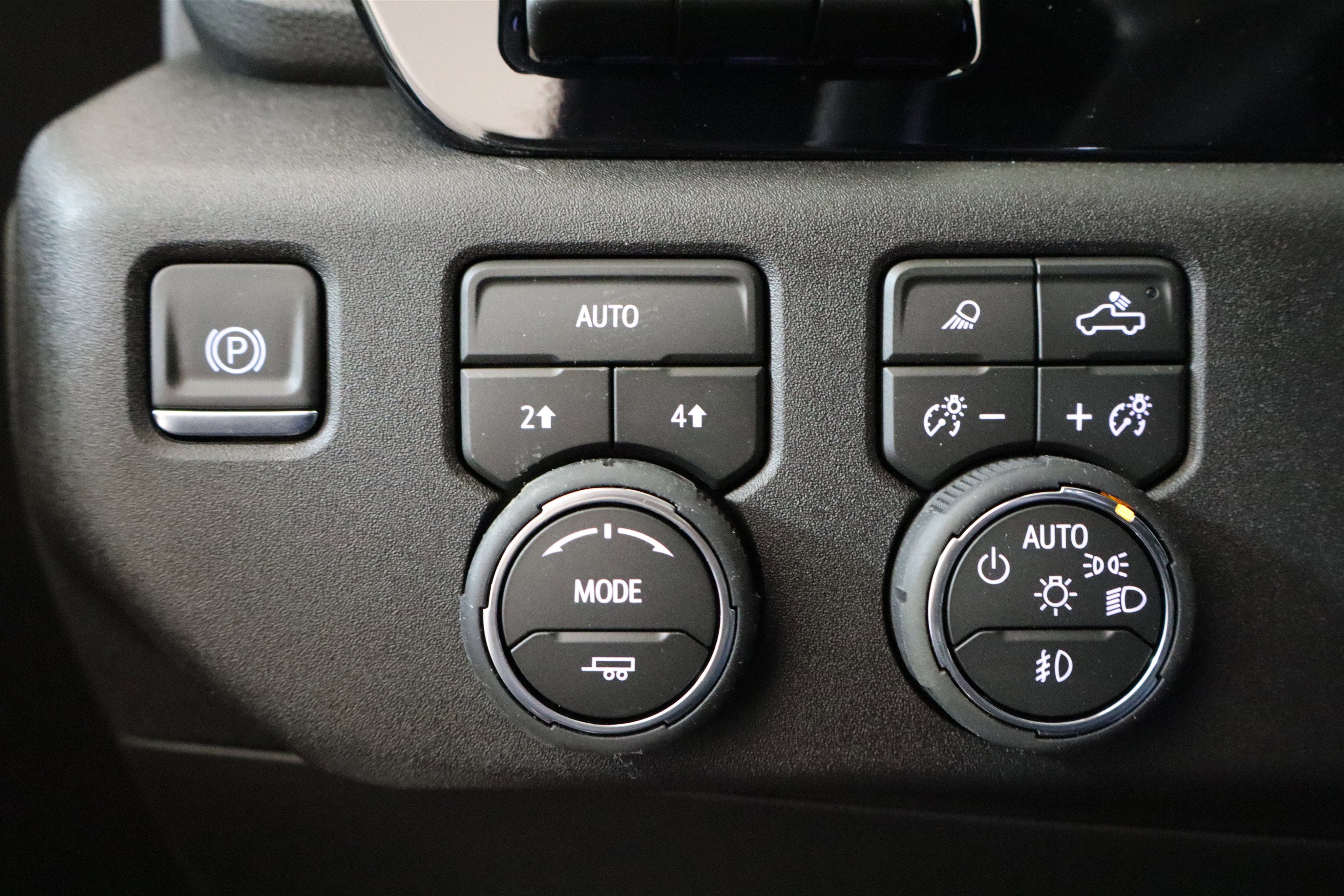 2026 Chevrolet Silverado 1500 LTZ Crew Cab 4WD