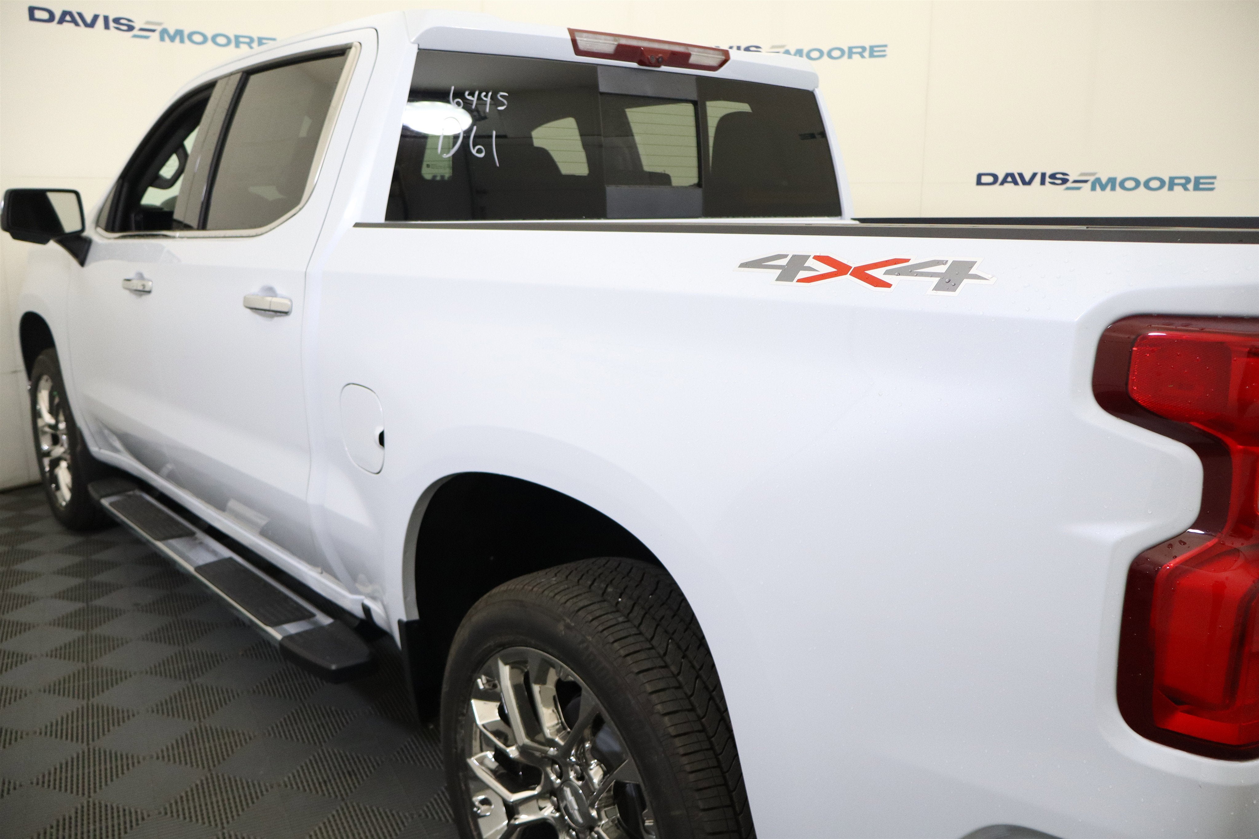 2026 Chevrolet Silverado 1500 LTZ Crew Cab 4WD