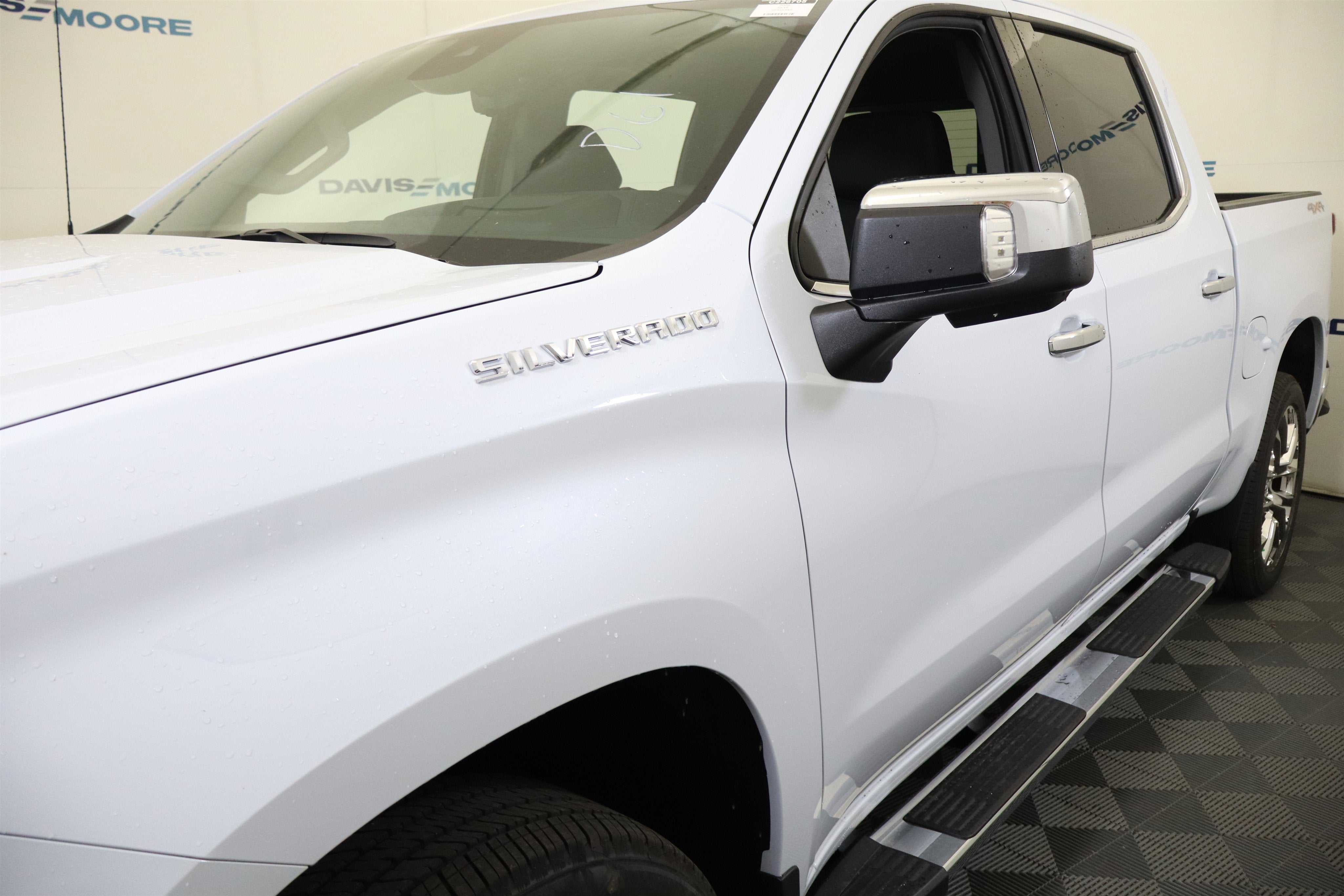2026 Chevrolet Silverado 1500 LTZ Crew Cab 4WD