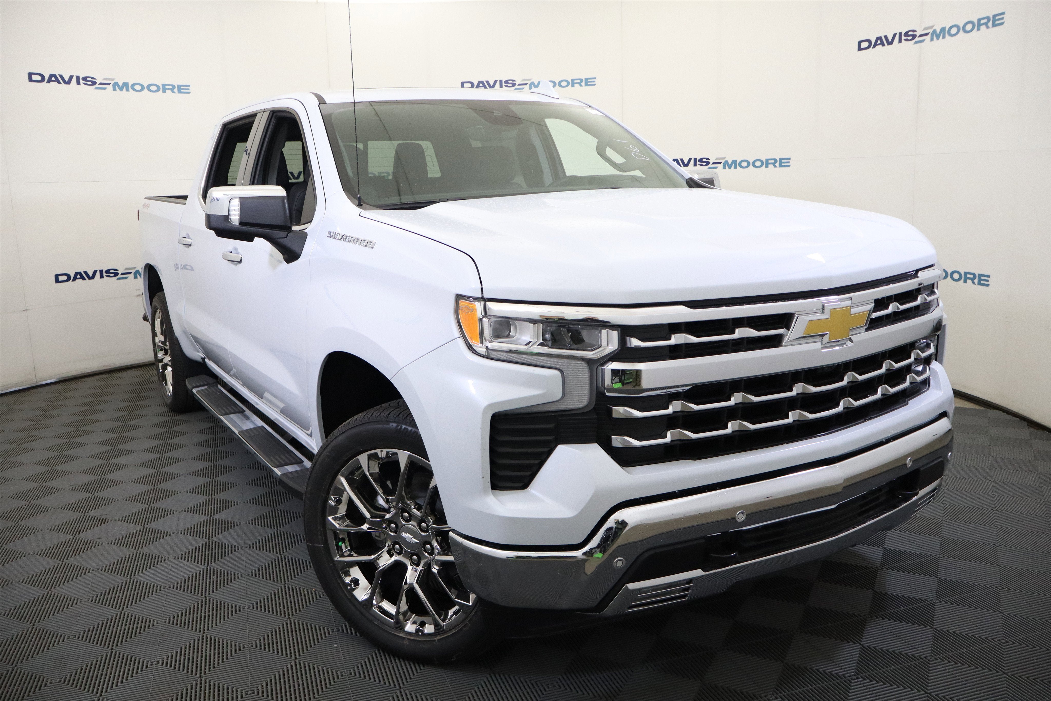 2026 Chevrolet Silverado 1500 LTZ Crew Cab 4WD